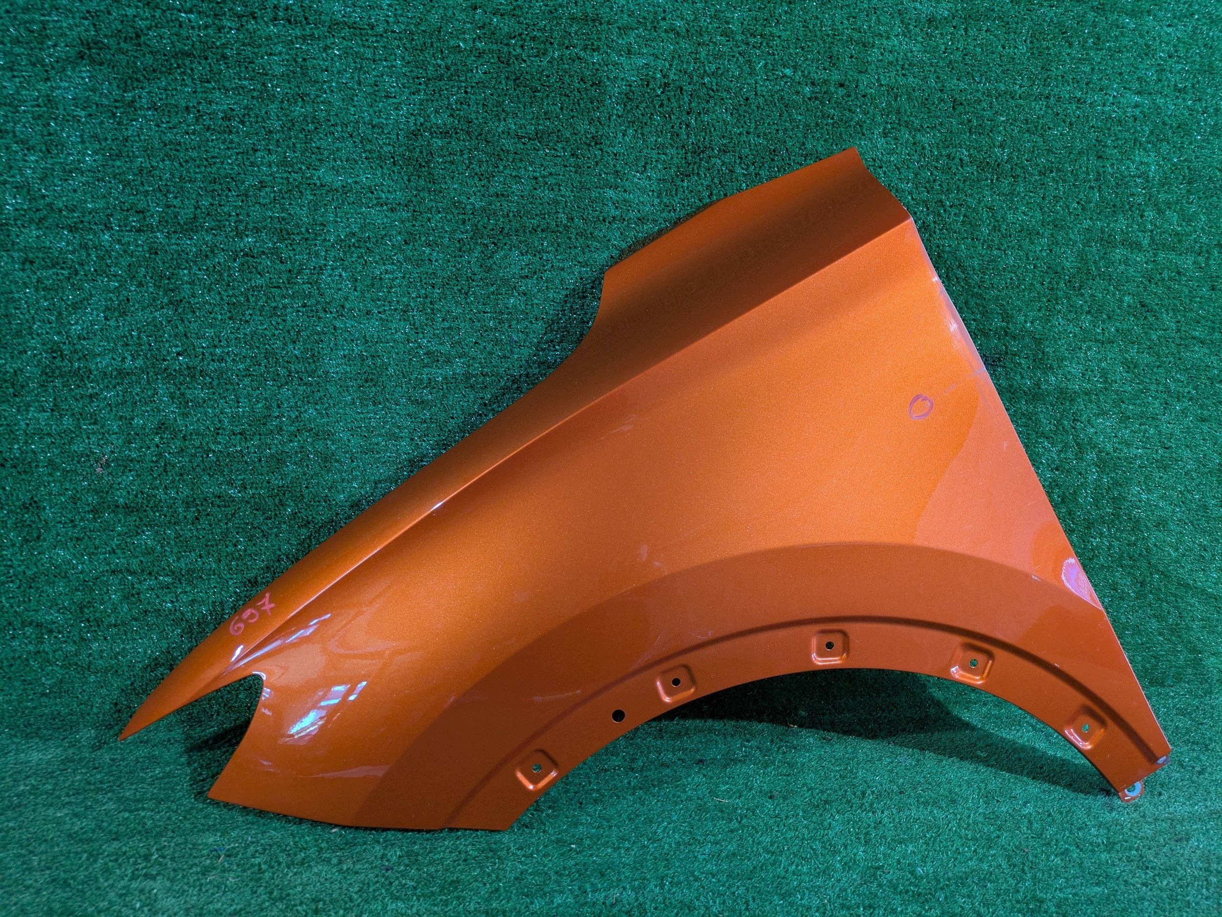 fender front left front MG ZS 17- NR.B697