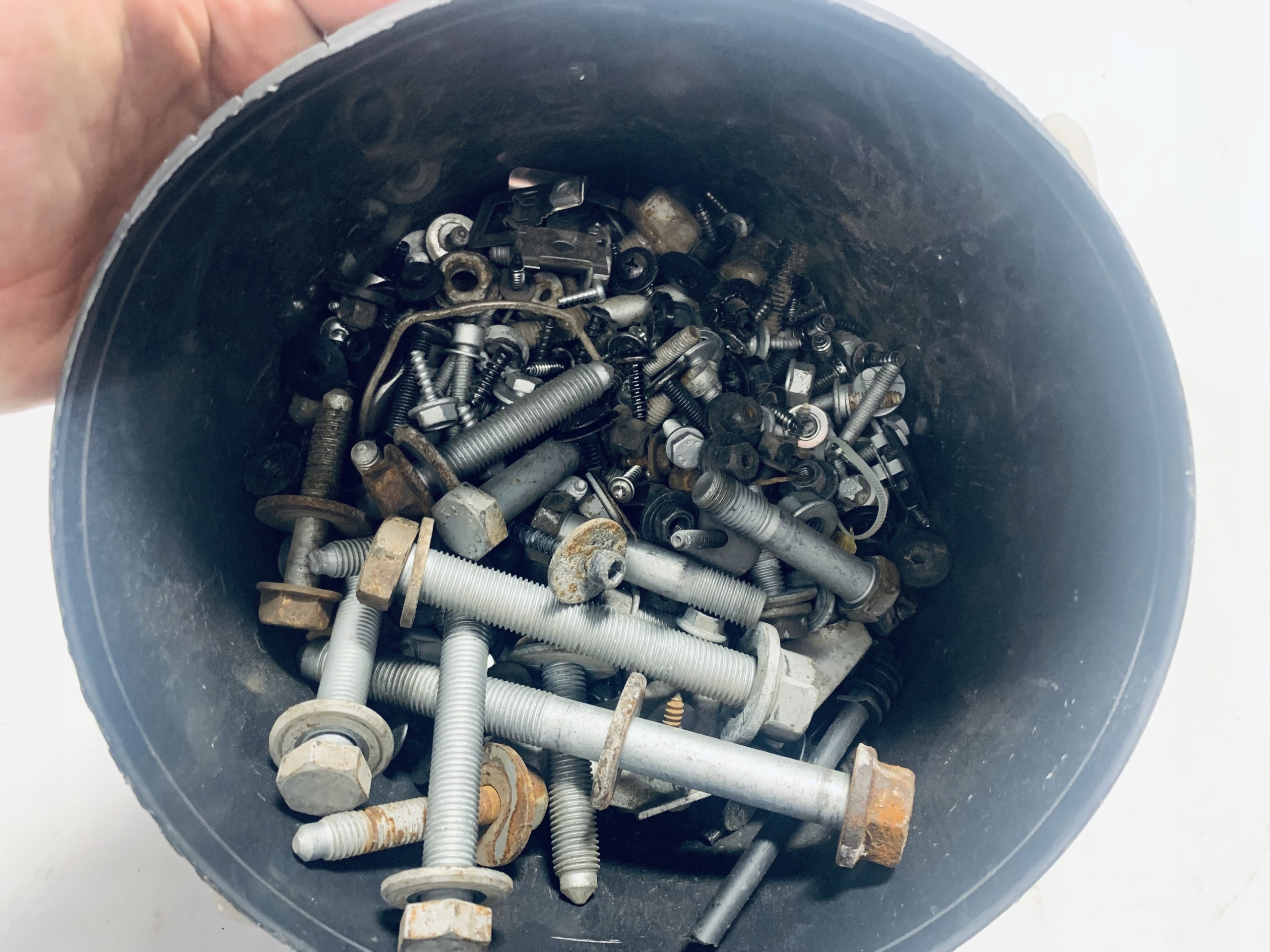 Болты винты запонки BMW X5 E70 3.0 D разборка