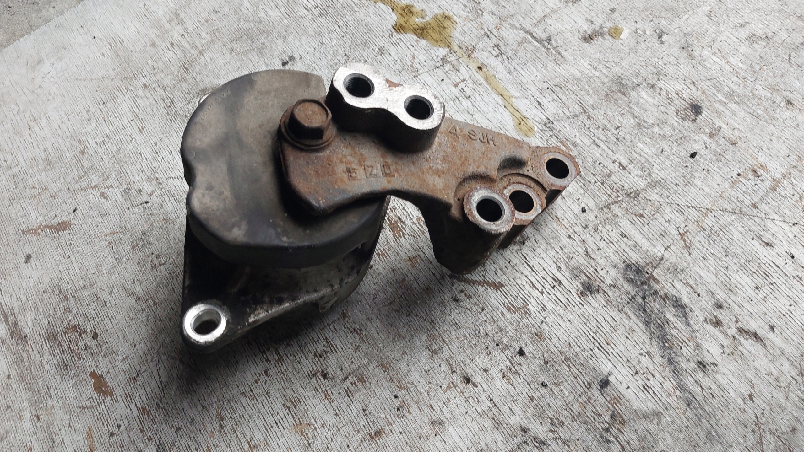 Honda FR-V 2.2 and-CTDi holder engine mount 05-> r.