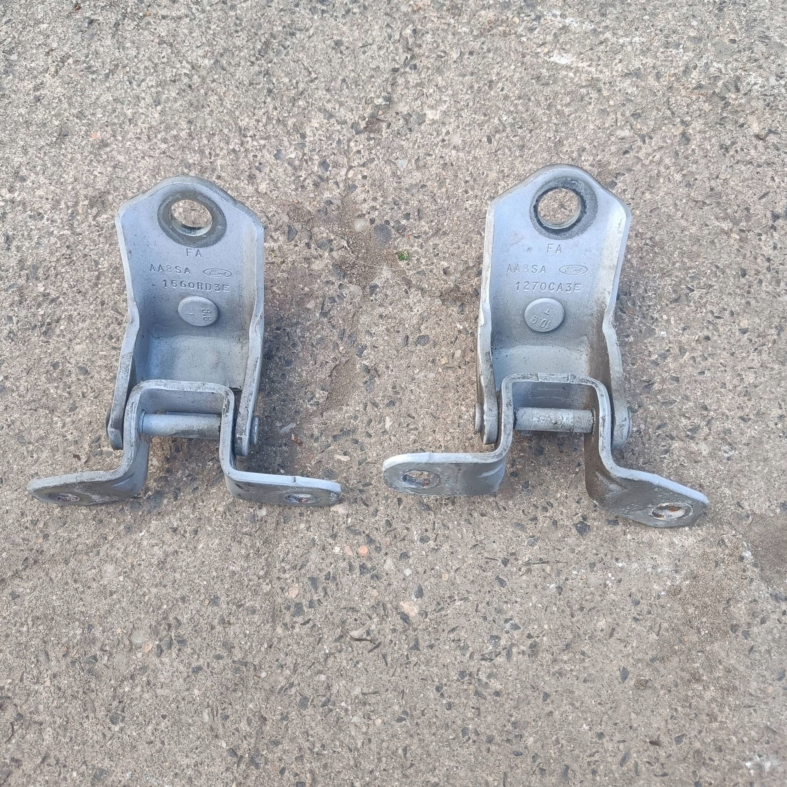 Ford Fiesta MK7 LIFT front side right hinges door BIALE HC