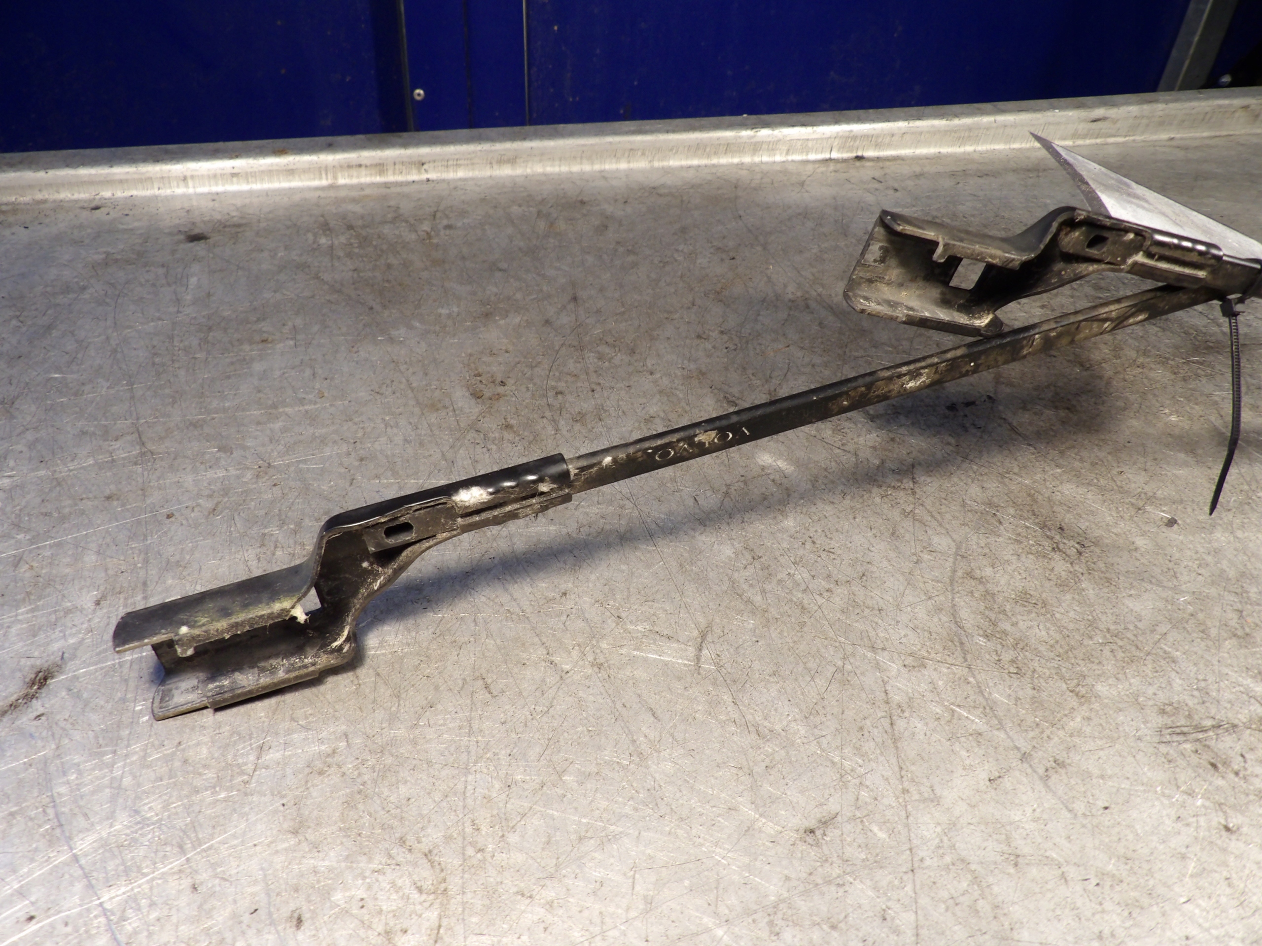 Volvo C30 Bracci tergicristallo 8623160, 8623159