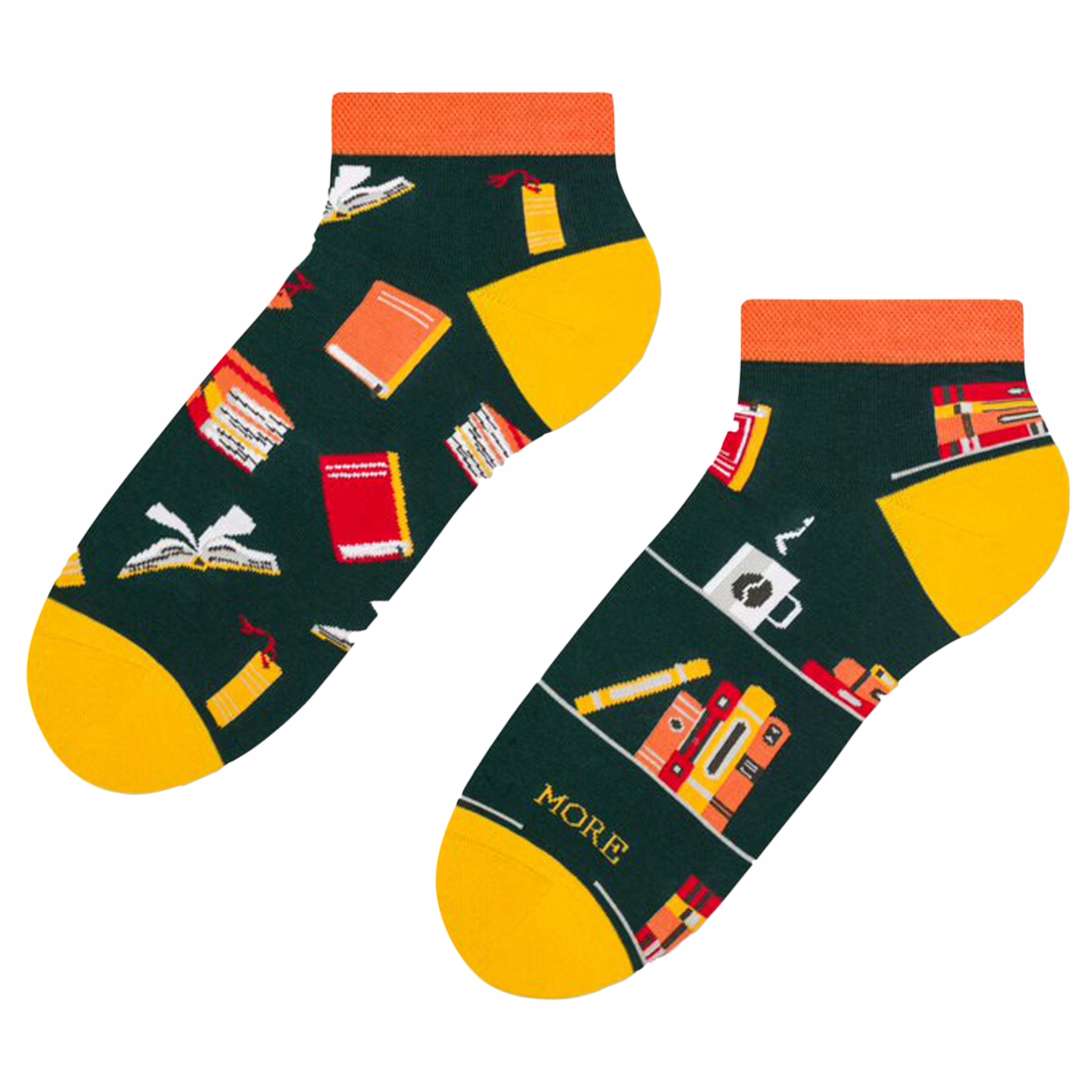 

kolorowe skarpety stopki More nie do pary Książki