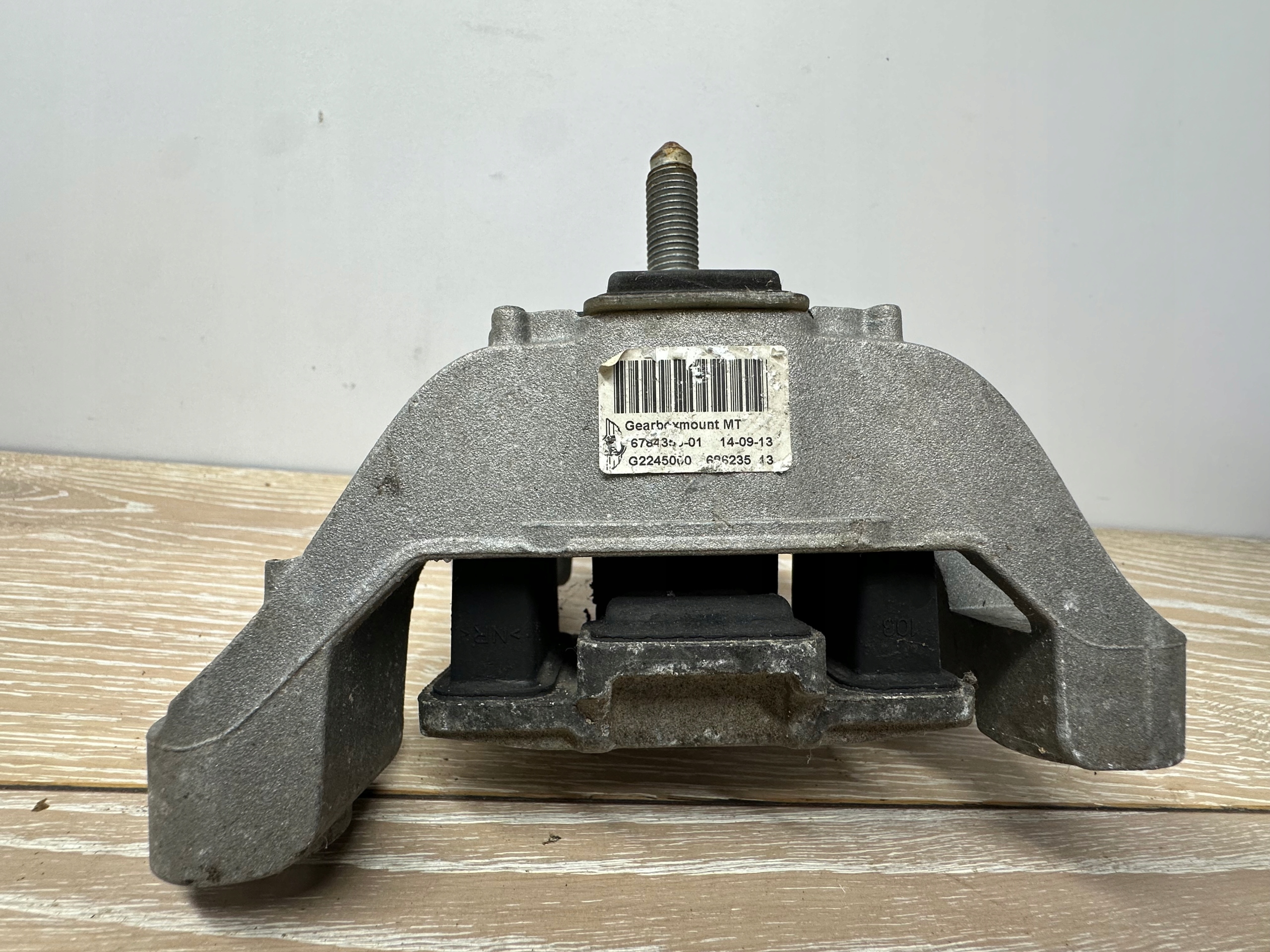 MINI COOPER S R56 1.6 T engine mount 6784355