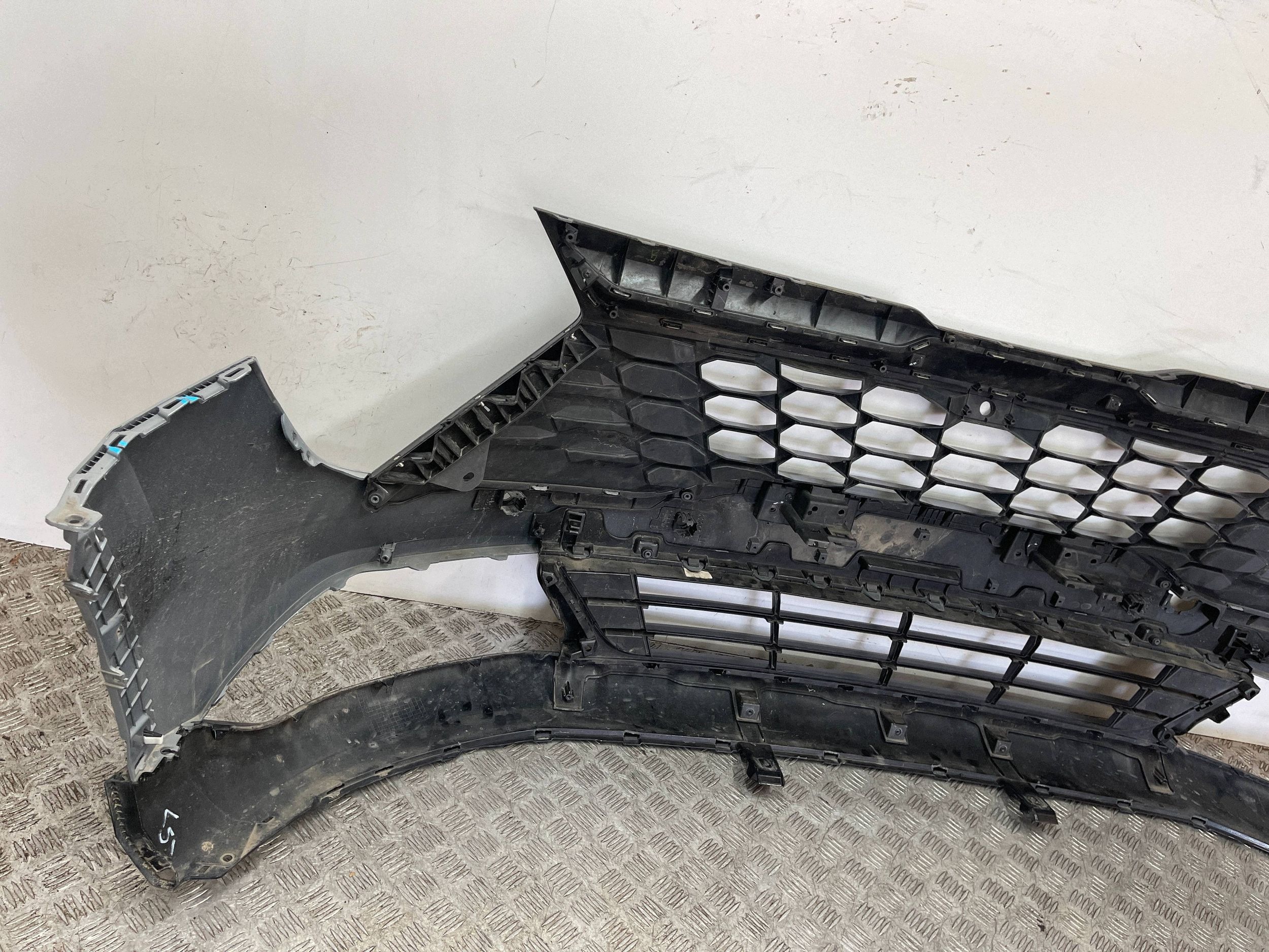 bumper front front KIA Sportage V 5 21- 86511-R2000 4 x PDC