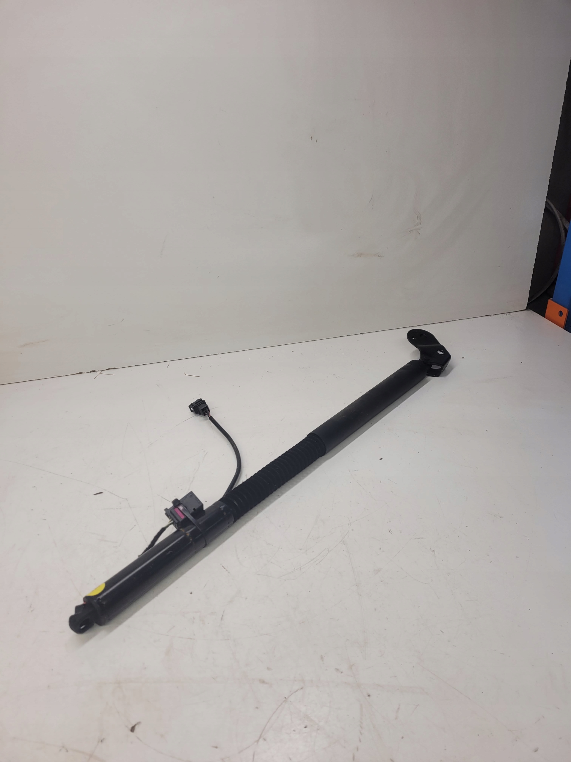damper telescope bonnet rear part AUDI A7 4G8827852E