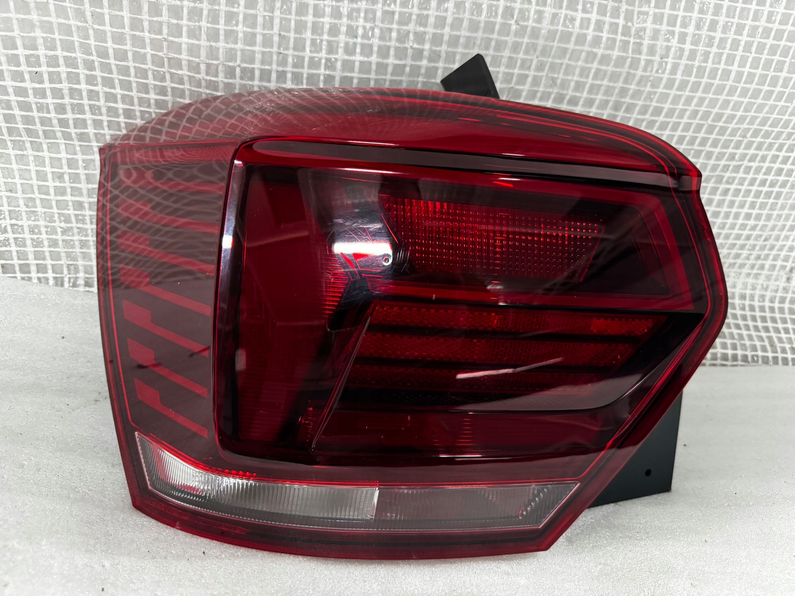 VW Polo 2GS Rückleuchte 2GS945095AV Rearlamp - Thumbnail 1