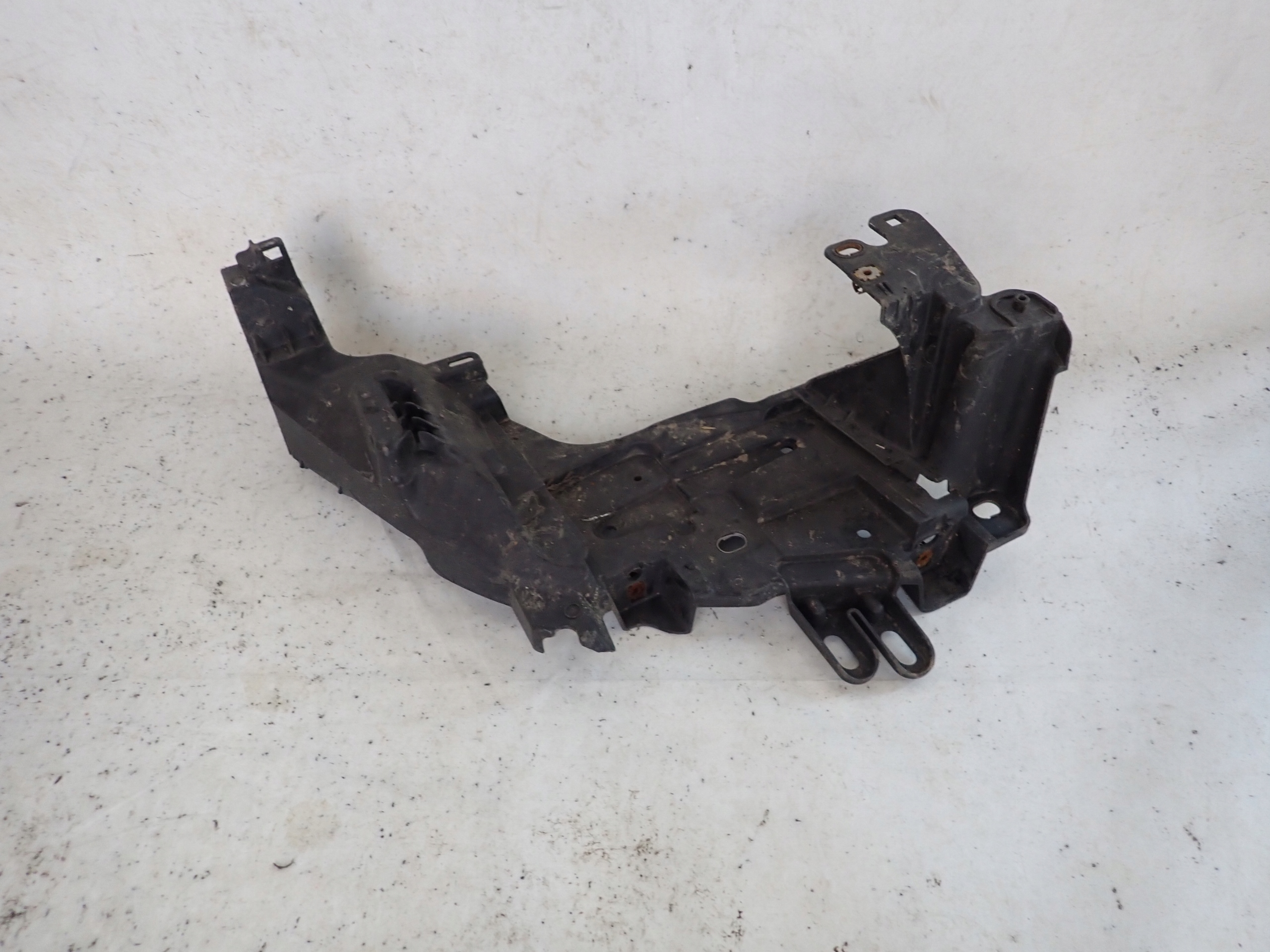RENAULT MEGANE III LIFT 12- support holder lights right front 622227190R