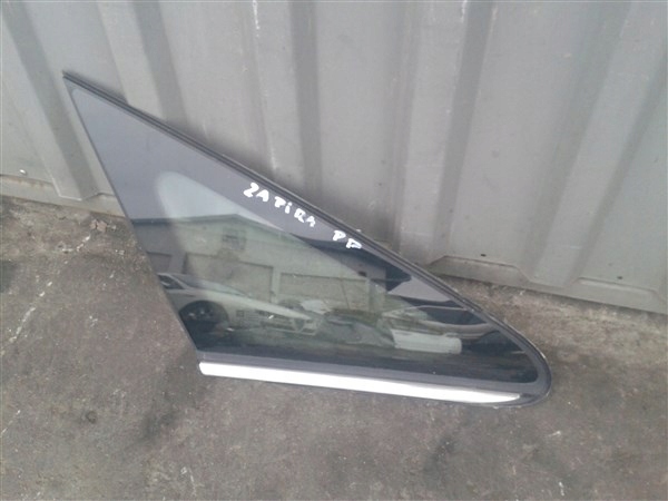 SZYBKA PRAWA PRZEDNIA TRÓJKĄT OPEL ZAFIRA B