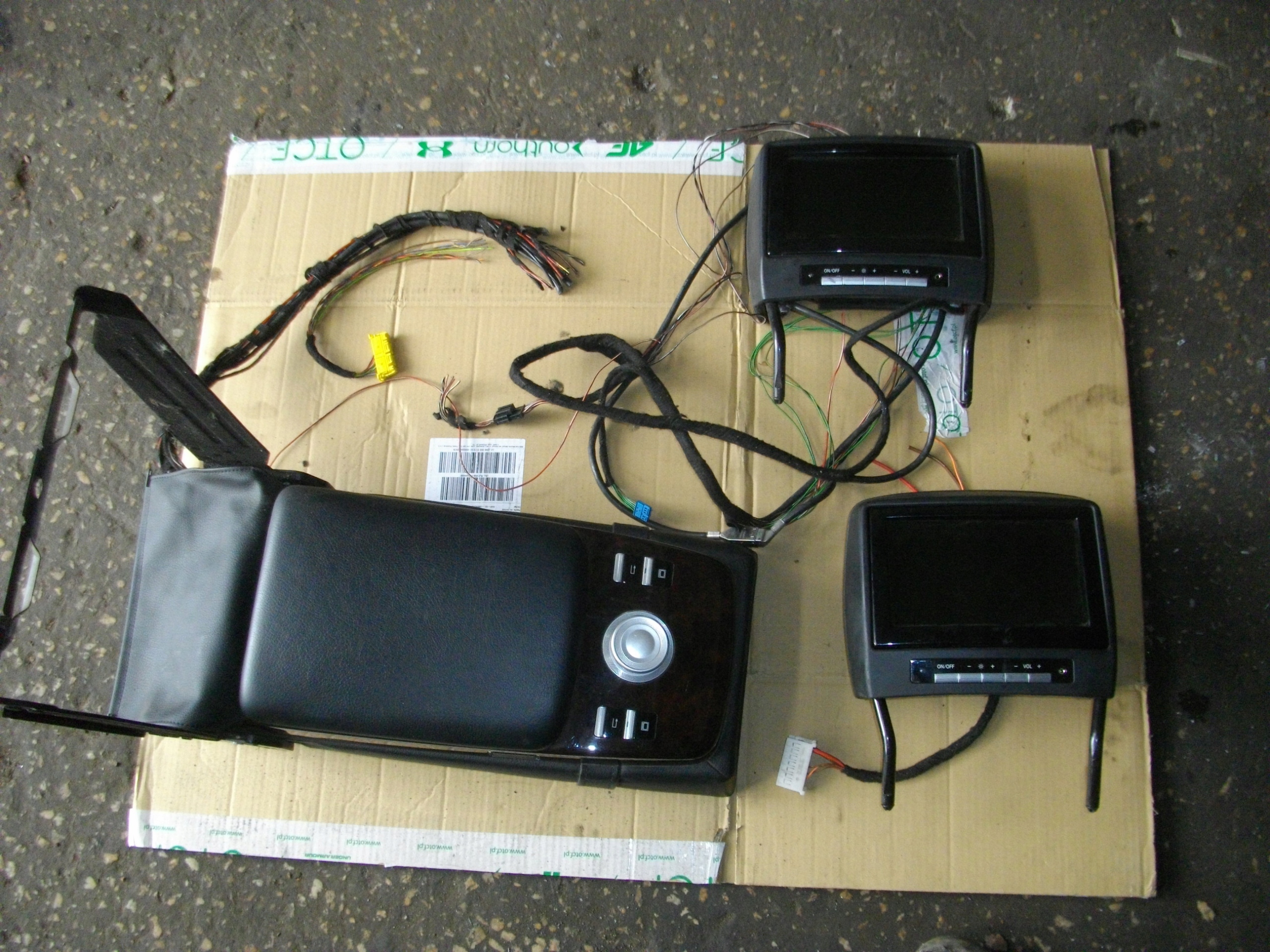 A2218207489 - MERCEDES W221 DVD подголовники мониторы