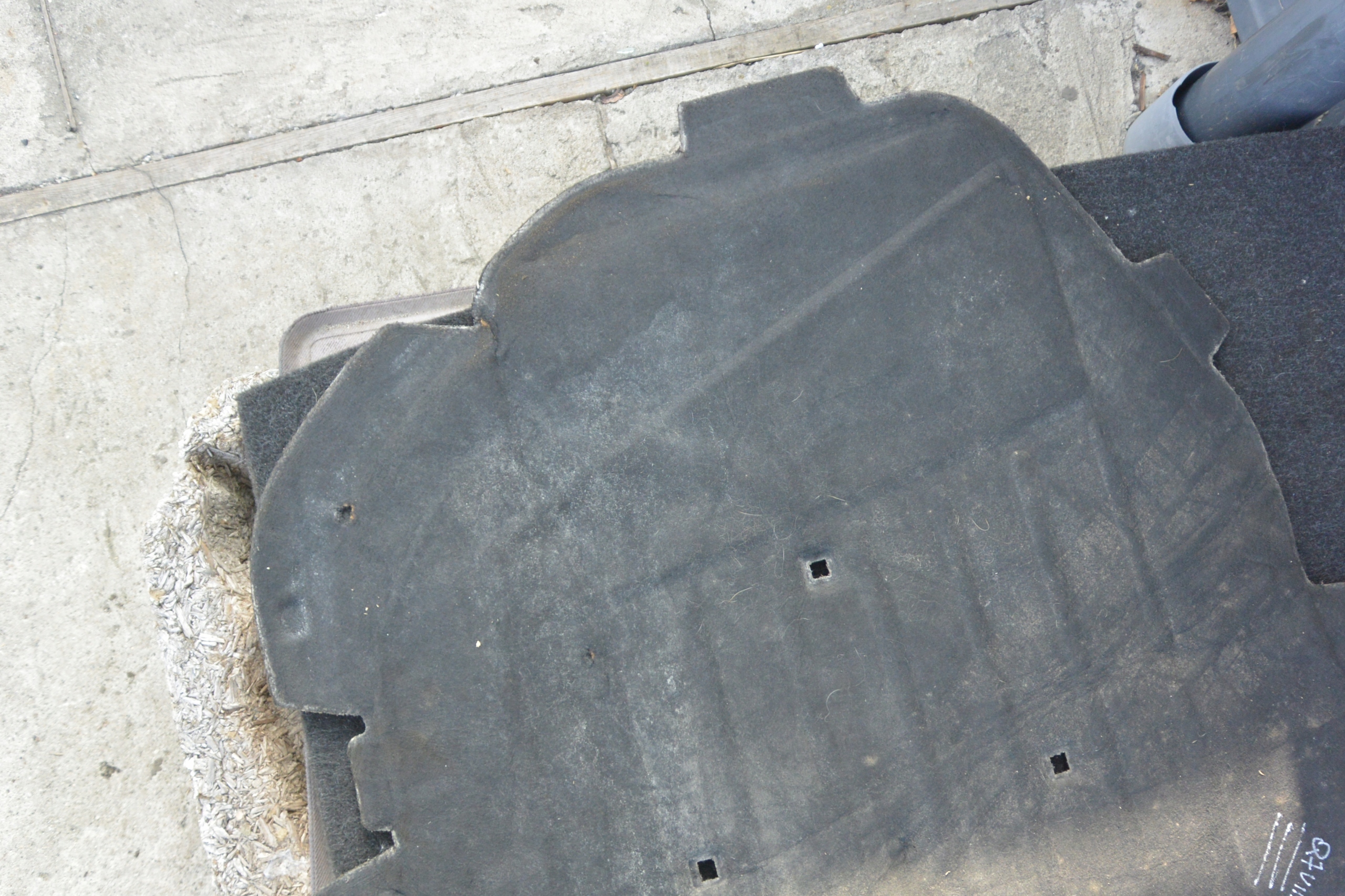 Insonorisation WYCISZENIE du capot AUDI Q7 4L