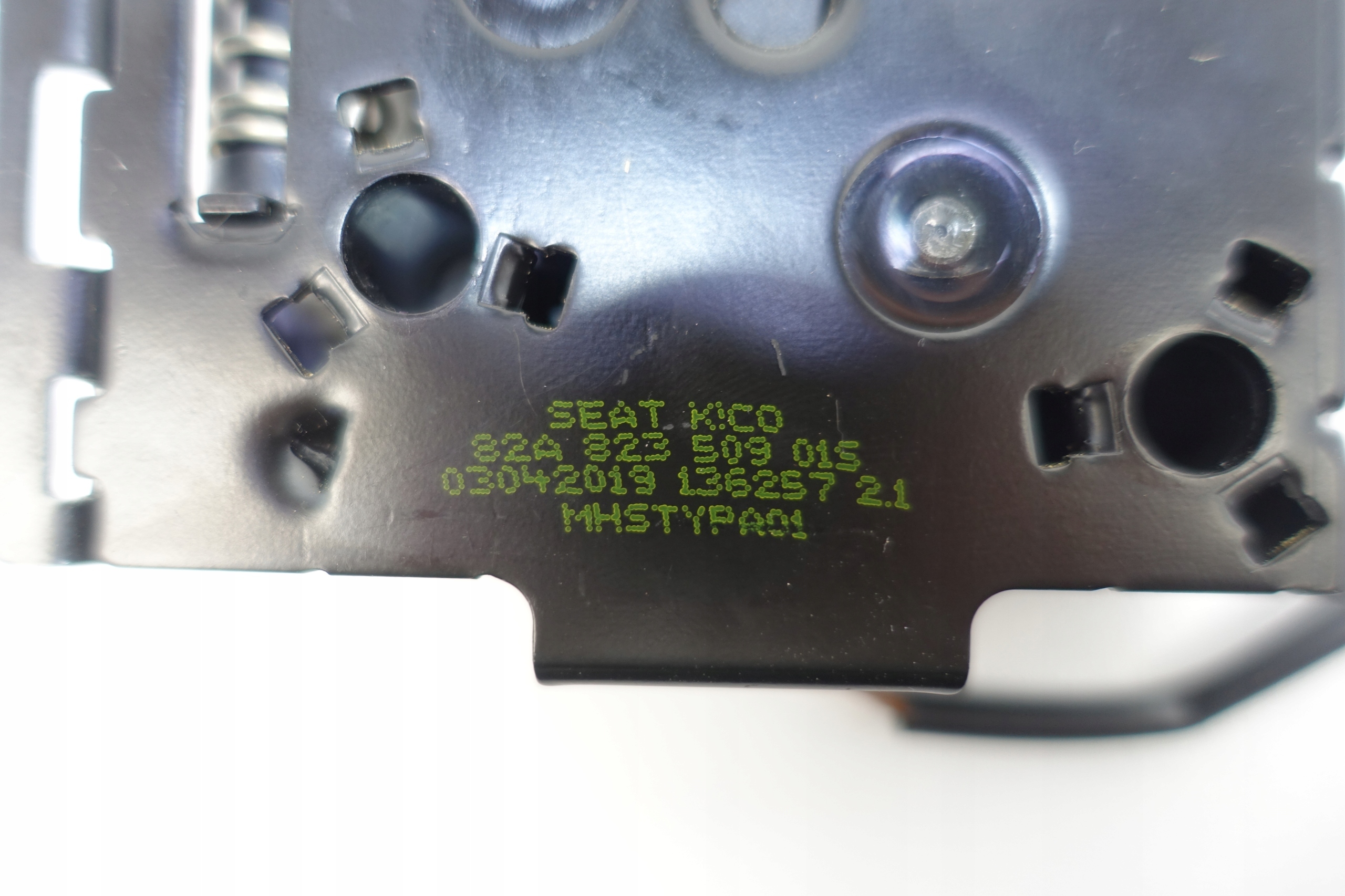 Serrure capot Avant du capot AUDI A1 82A 19