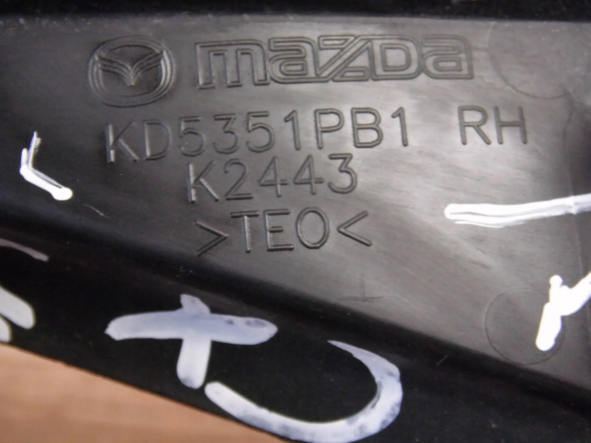 Mazda CX-5 and 2012-2017 cover spoiler under the window right K2443