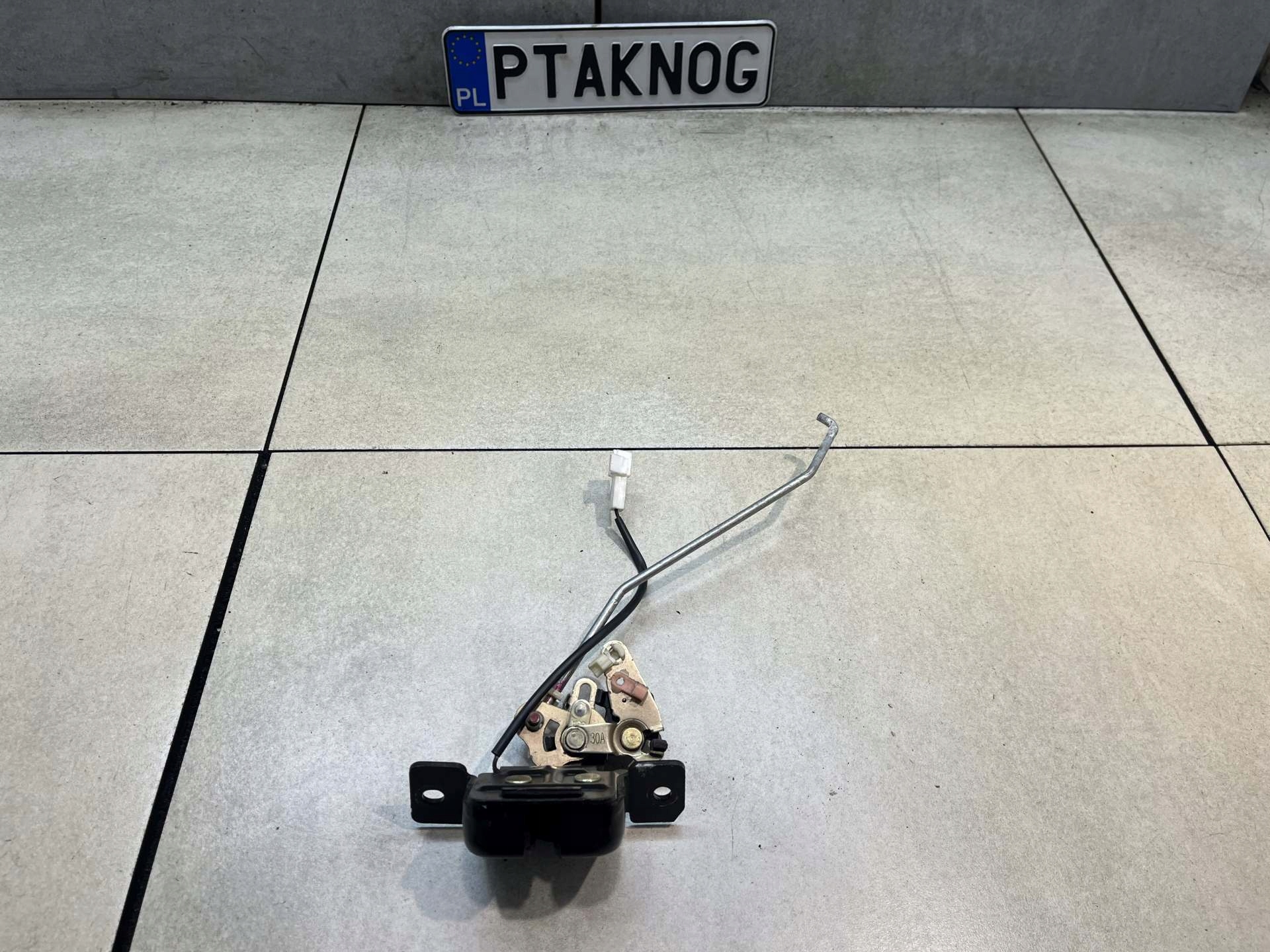 lock bonnet rear part 5PIN KIA CARENS II 1.6 16V