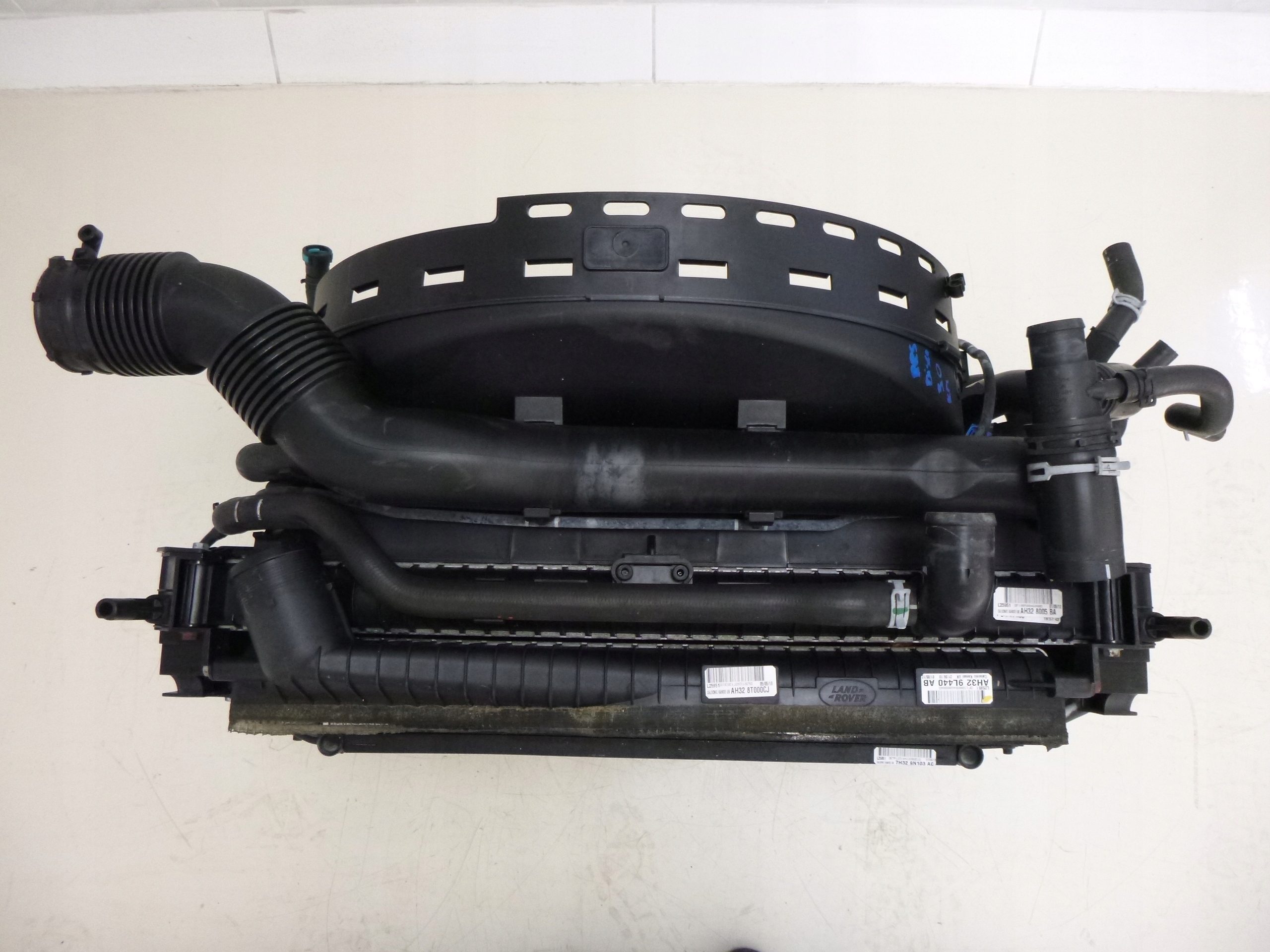 LR DISCOVERY L319 3.0 TDV6 KOMPLET DER KÜHLER