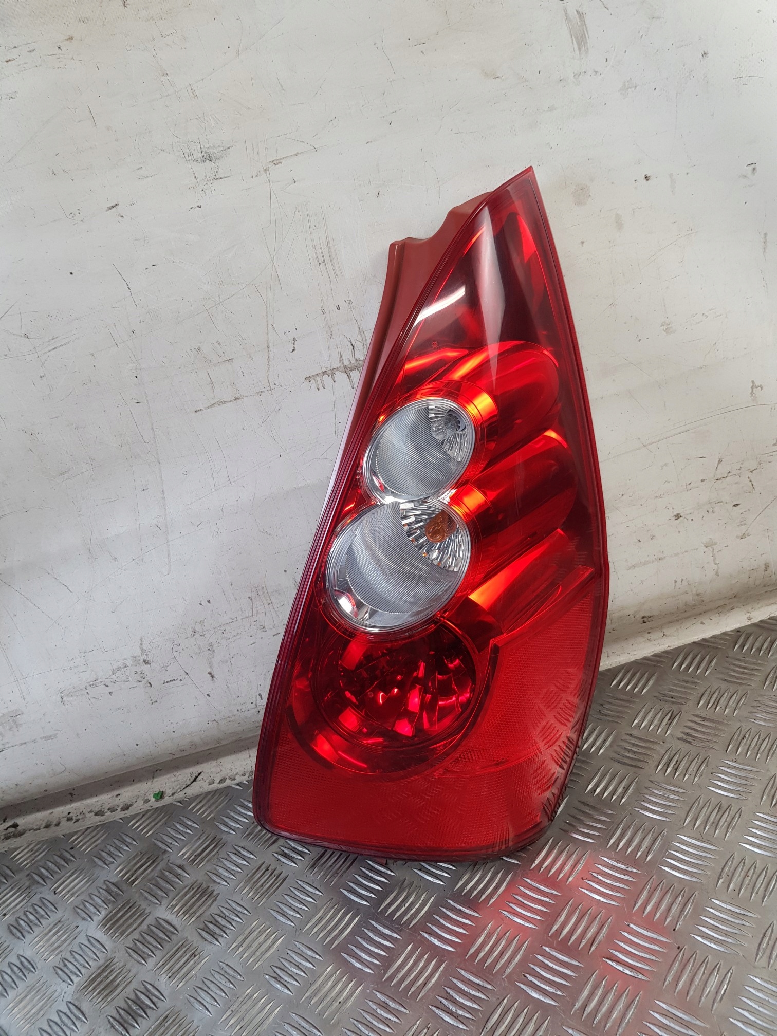 light right rear part C23551150 MAZDA 5 and CR 06R