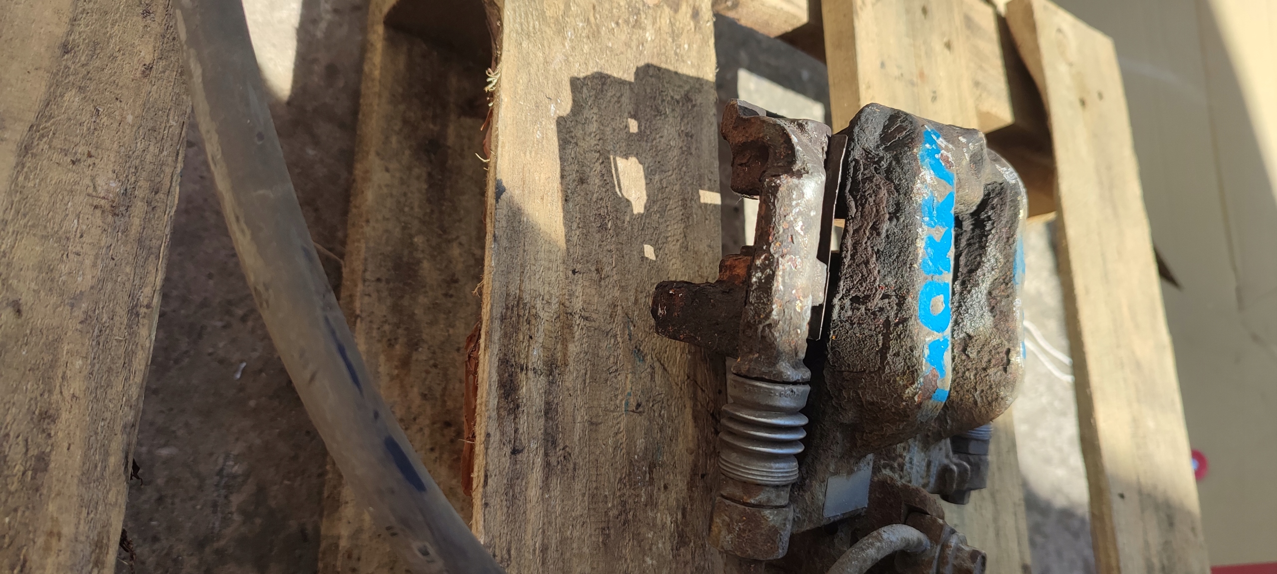 caliper brake left rear part rear OPEL MOKKA A