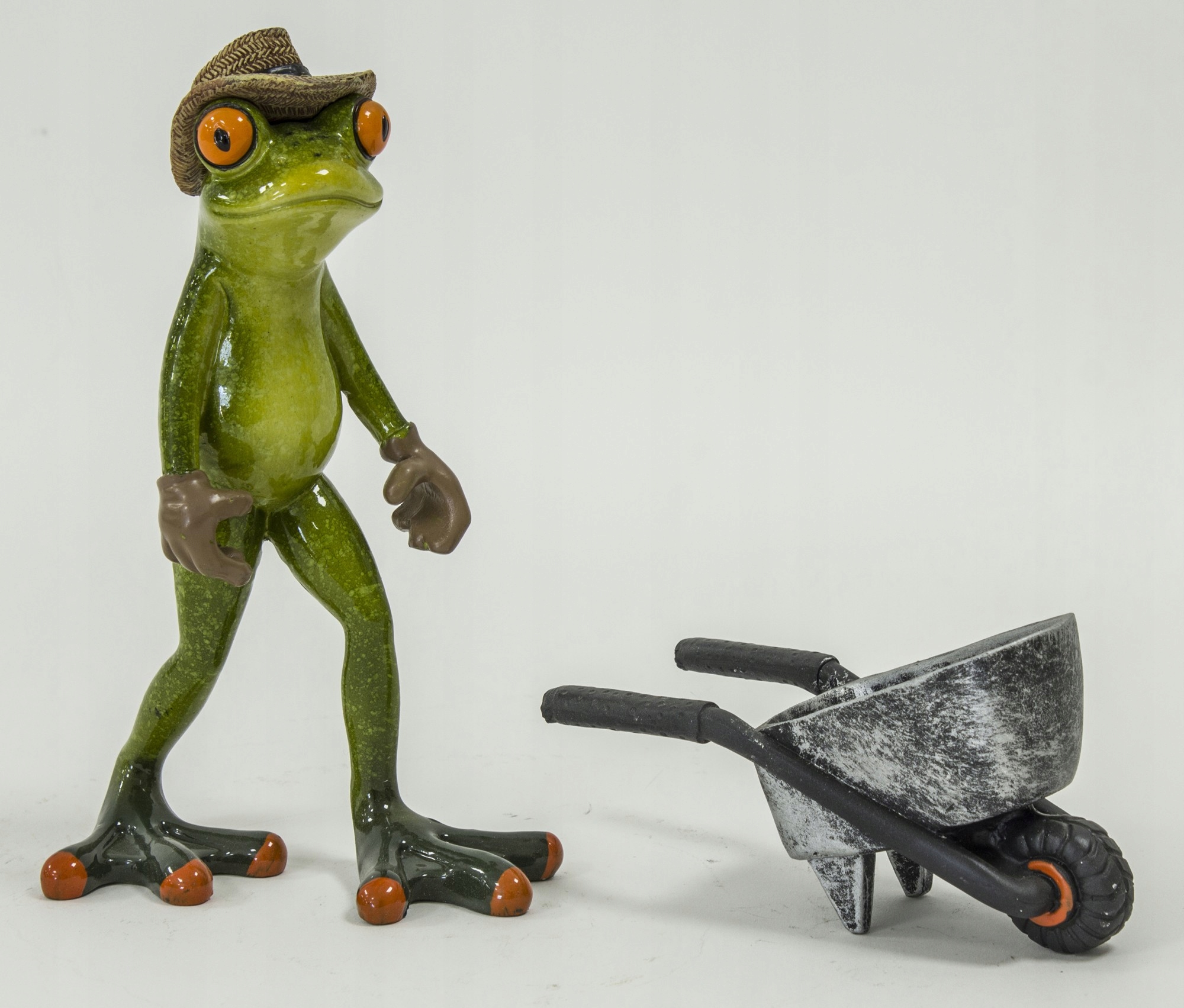 FIGURKA ROLNIK Z TACZKĄ FARMER OGRODNIK PREZENT Producent Art-Pol