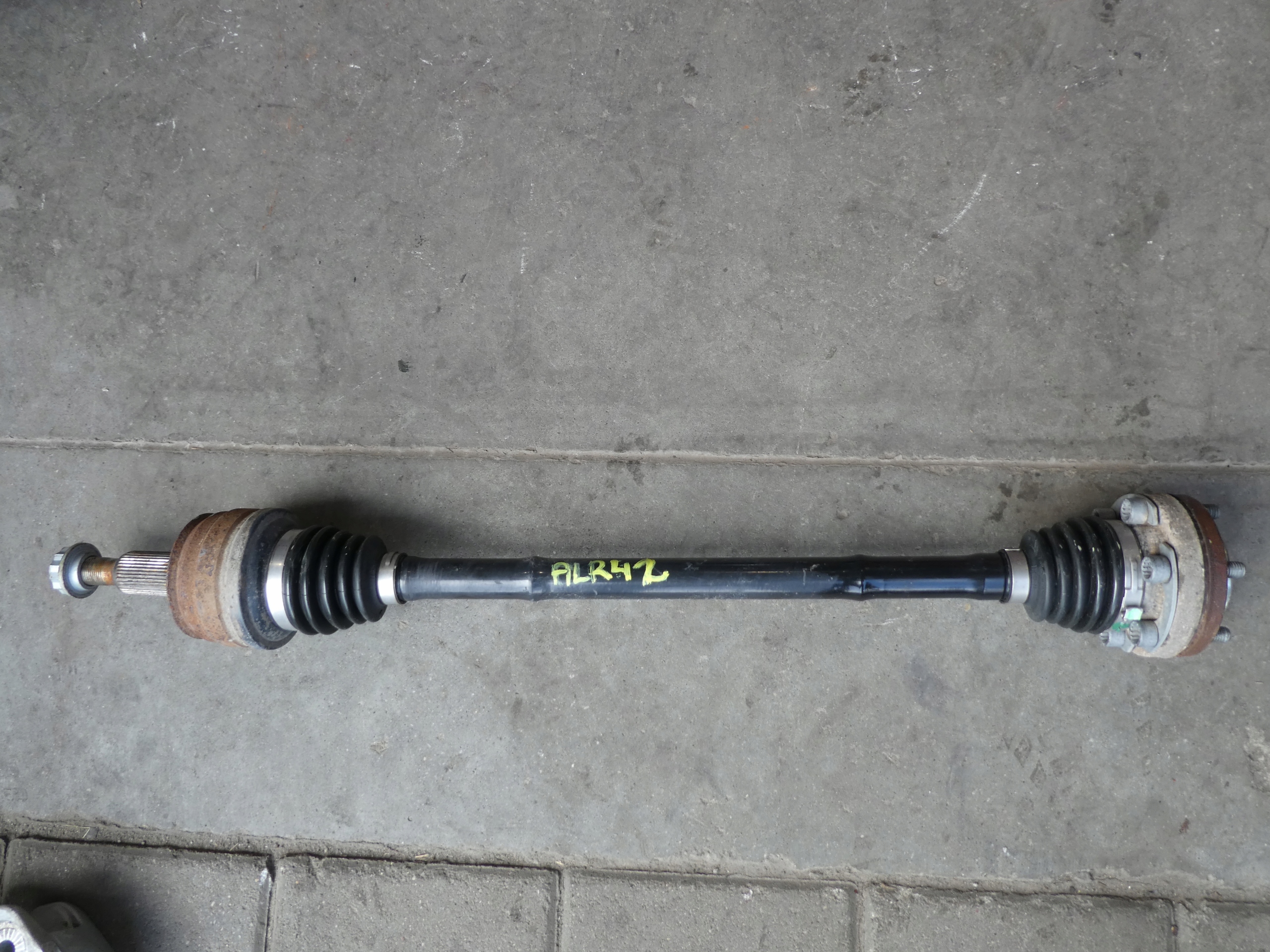 VW T5 2.0 TDI 4MOTION semi-axis right rear part 7E0501202B