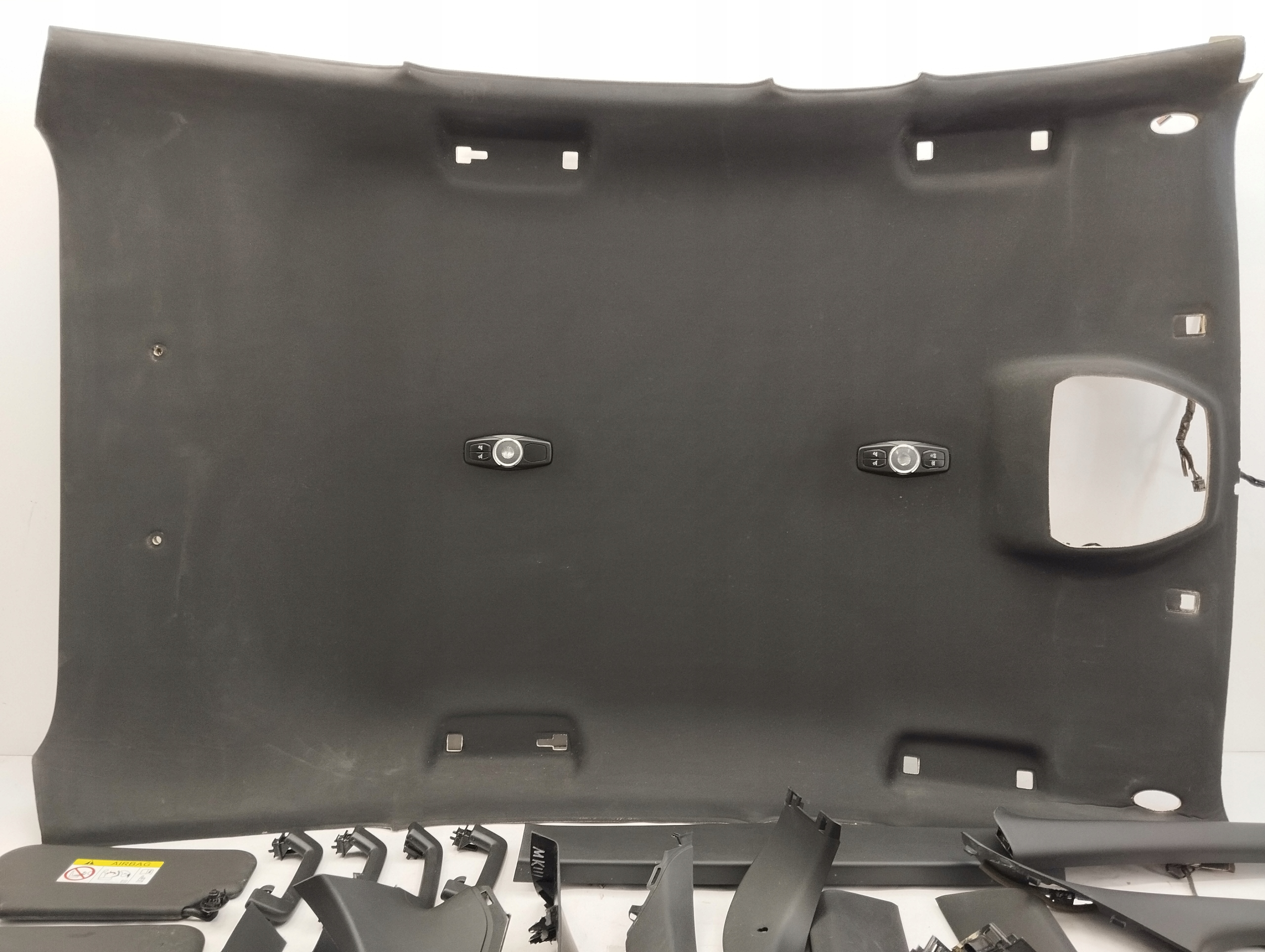 FORD Focus MK3 потолок черный стойка