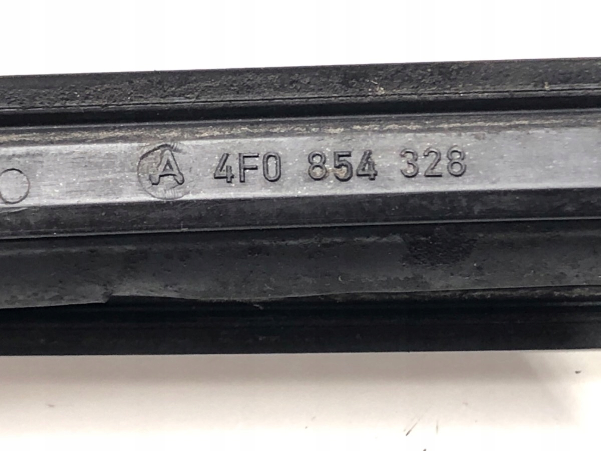 LISTWA SZYBY CZOŁOWEJ LEWA PRAWA KOMPLET AUDI A6 C6 4F0854328 4F0854327 Jakość części (zgodnie z GVO) O - oryginał z logo producenta pojazdu (OE)