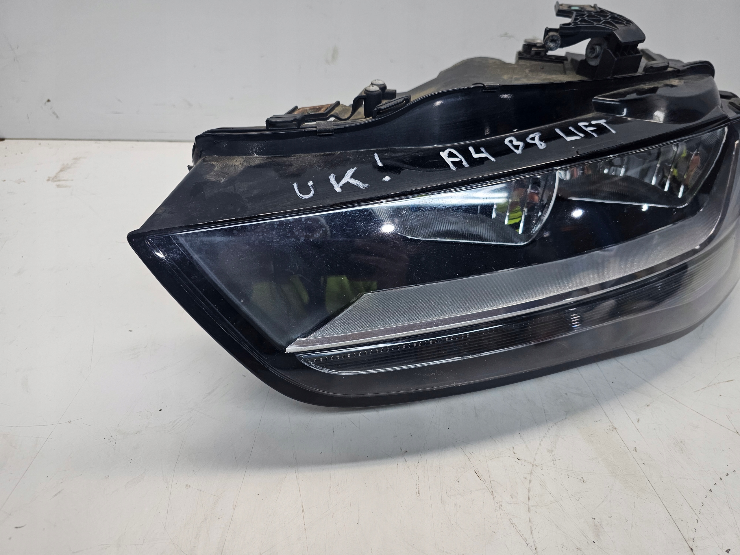 REFLEKTOR left AUDI A4 B8 LIFT UK 8K0941003M