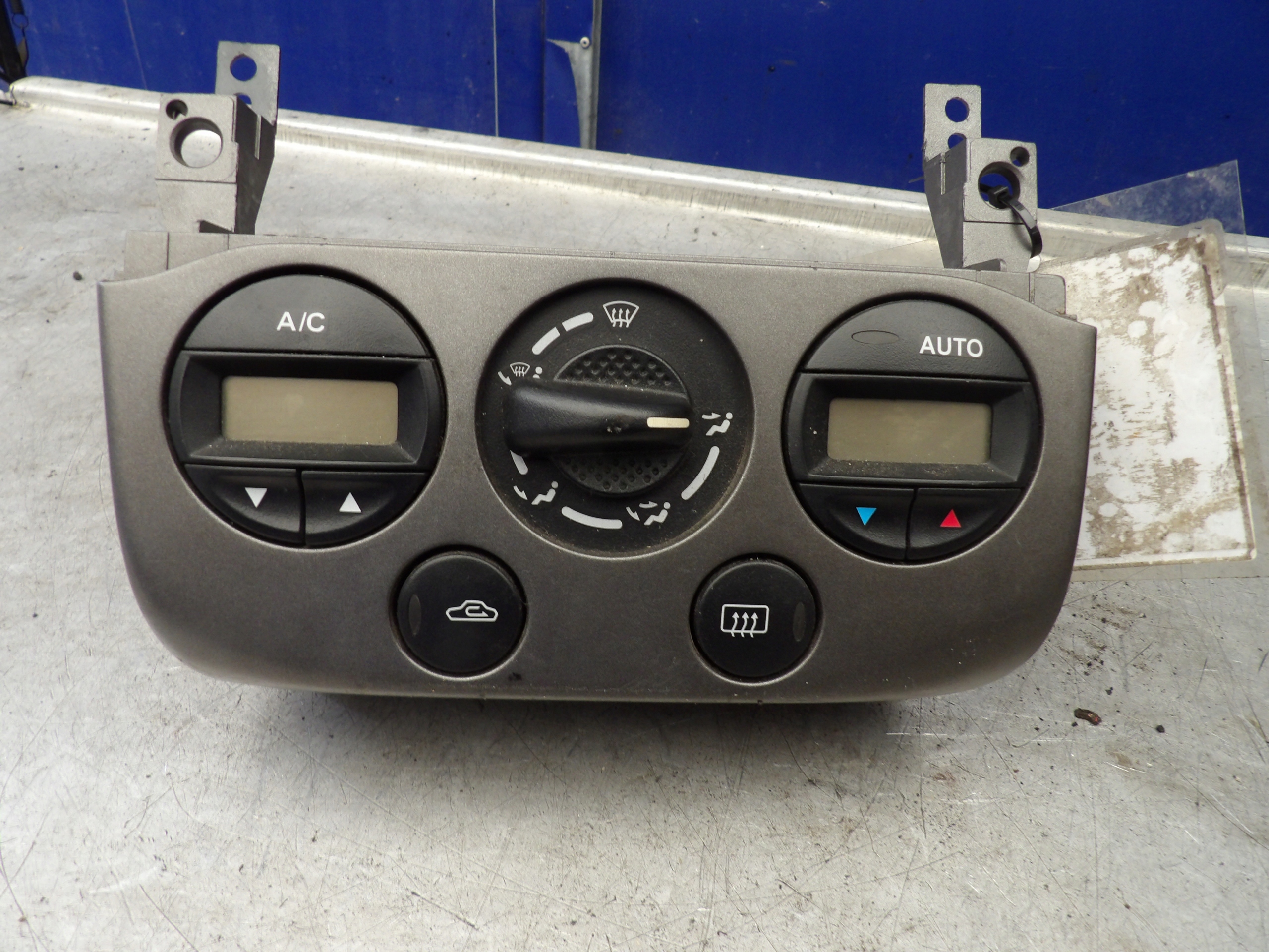 PANEL BOCCHETTE NISSAN PRIMERA P11 275109F601
