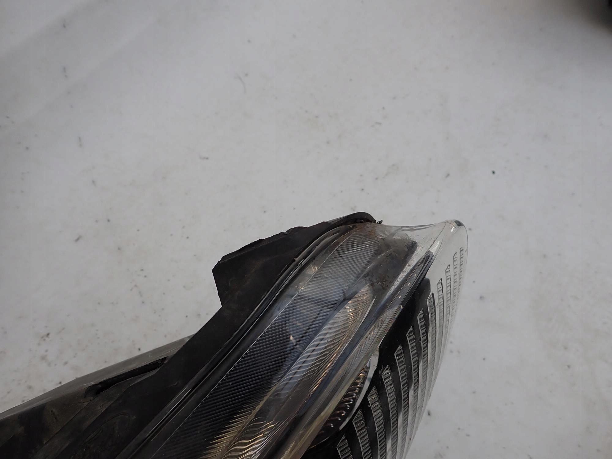 FORD FIESTA VII 7 MK7 LIFT 12-17 light front front right