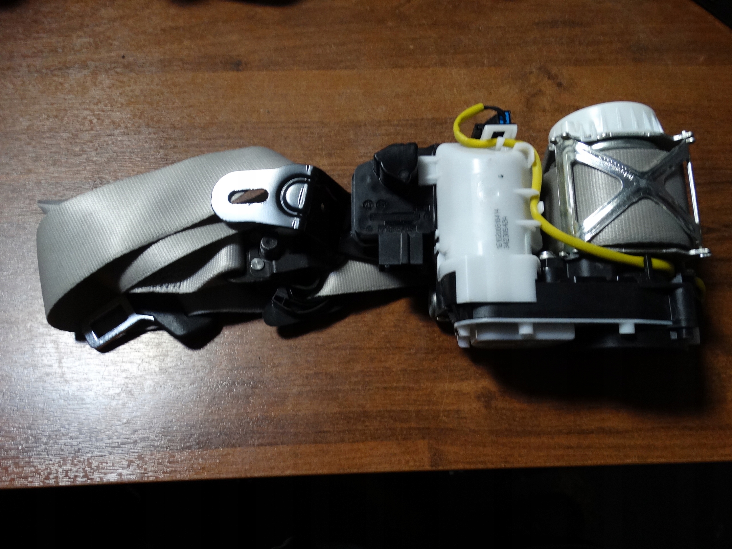 IDEALNY Gurten Spanner rechts vorne MERCEDES W213 1 9