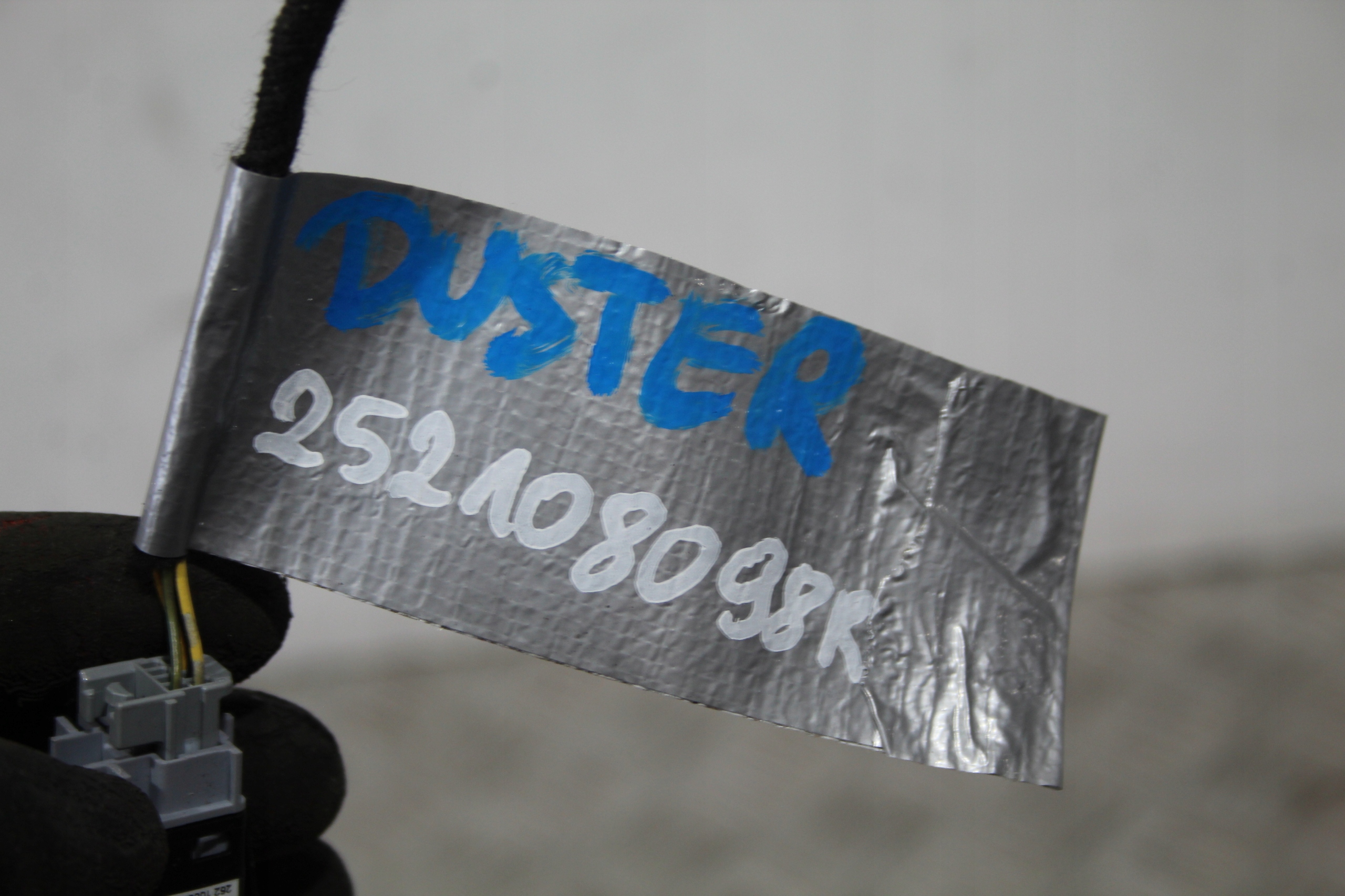 button ZAMYKANIA of a lock DACIA DUSTER and LIFT