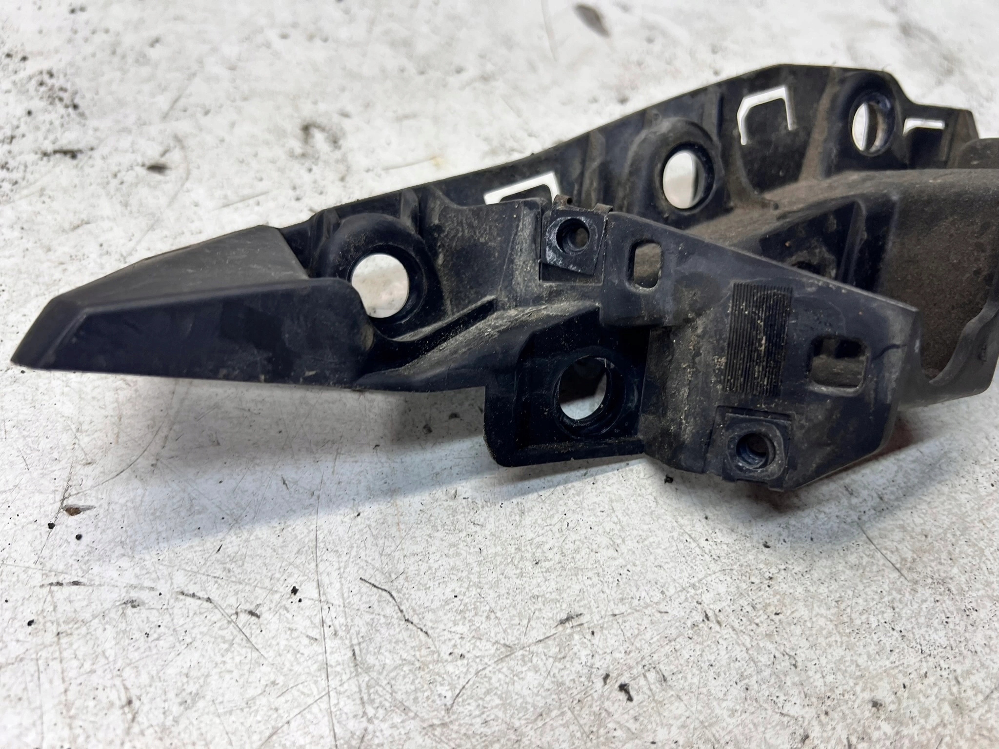 support holder of a bumper left front AUDI Q7 4M 4M0807283B