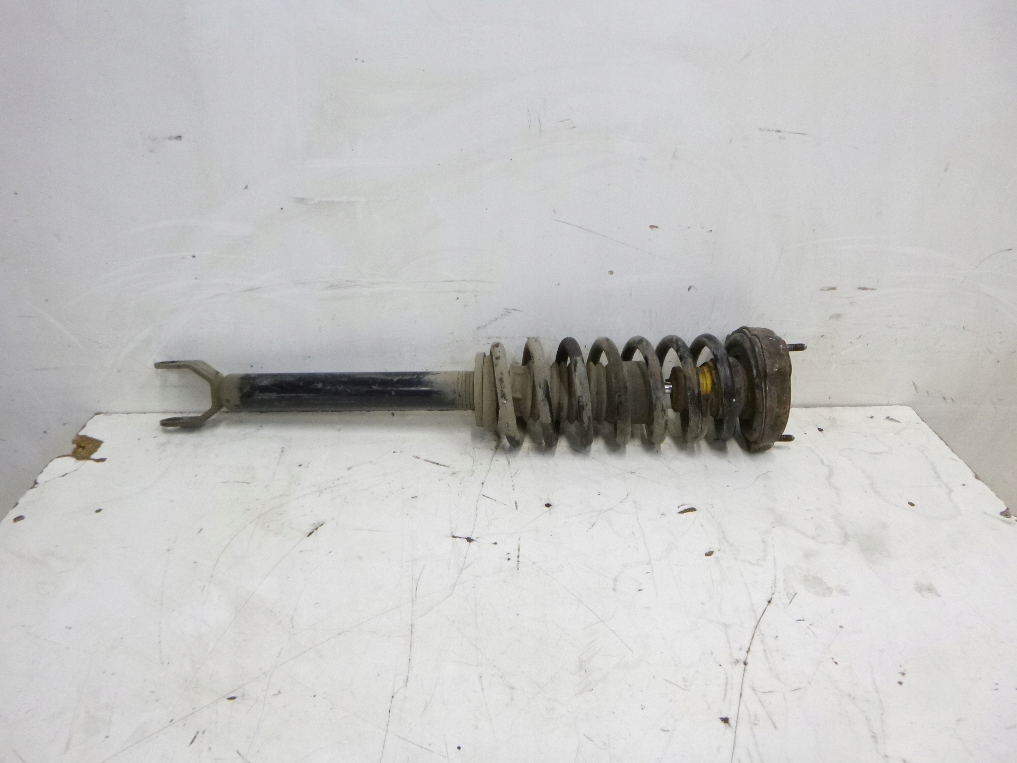 shock absorber front left Mercedes W211 2005r.