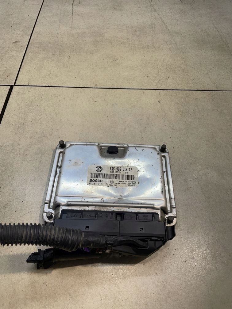 control unit of the engine SKODA FABIA II 045906019CE