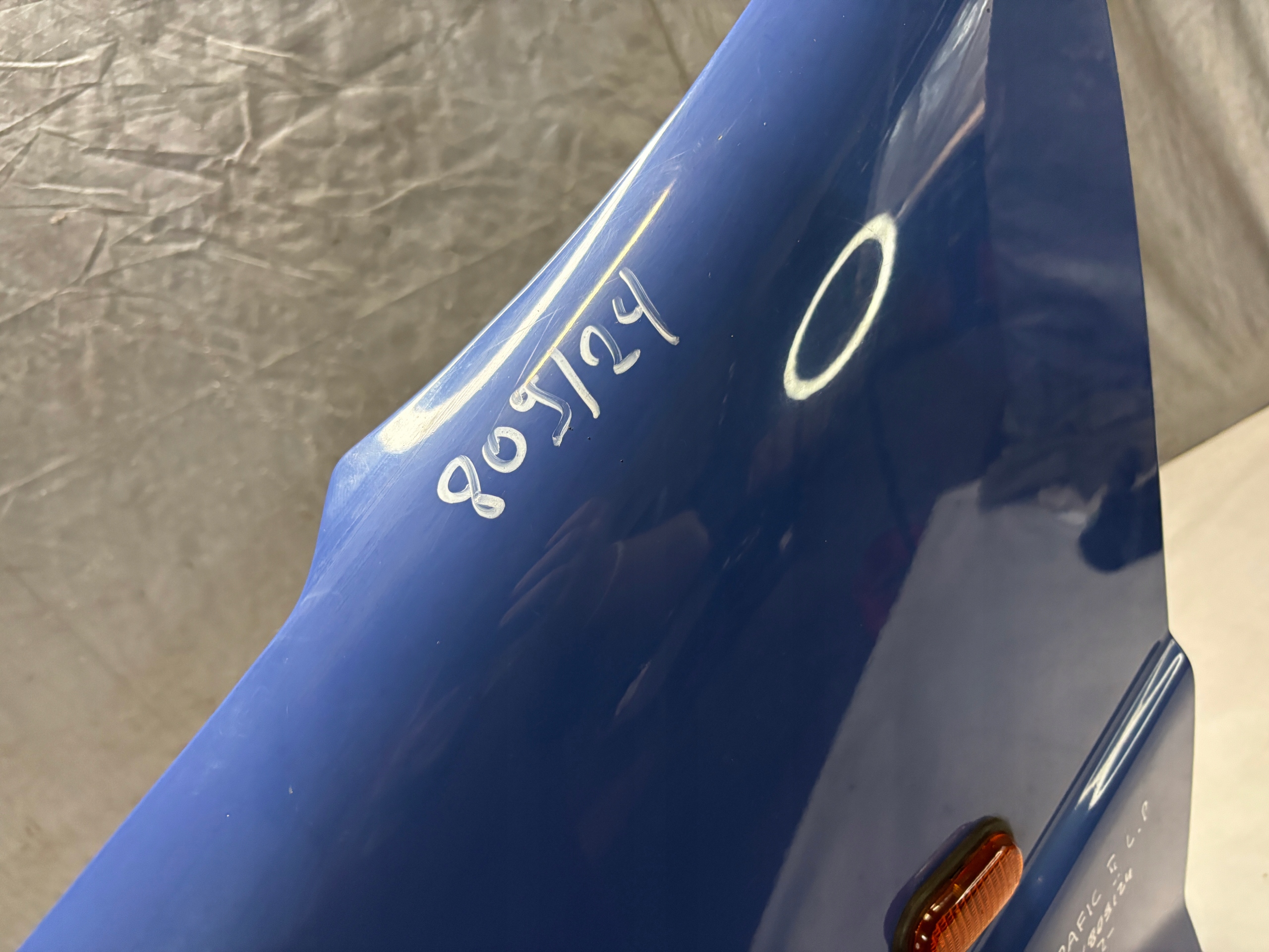 fender left front Renault Trafic II 2 k: OV489