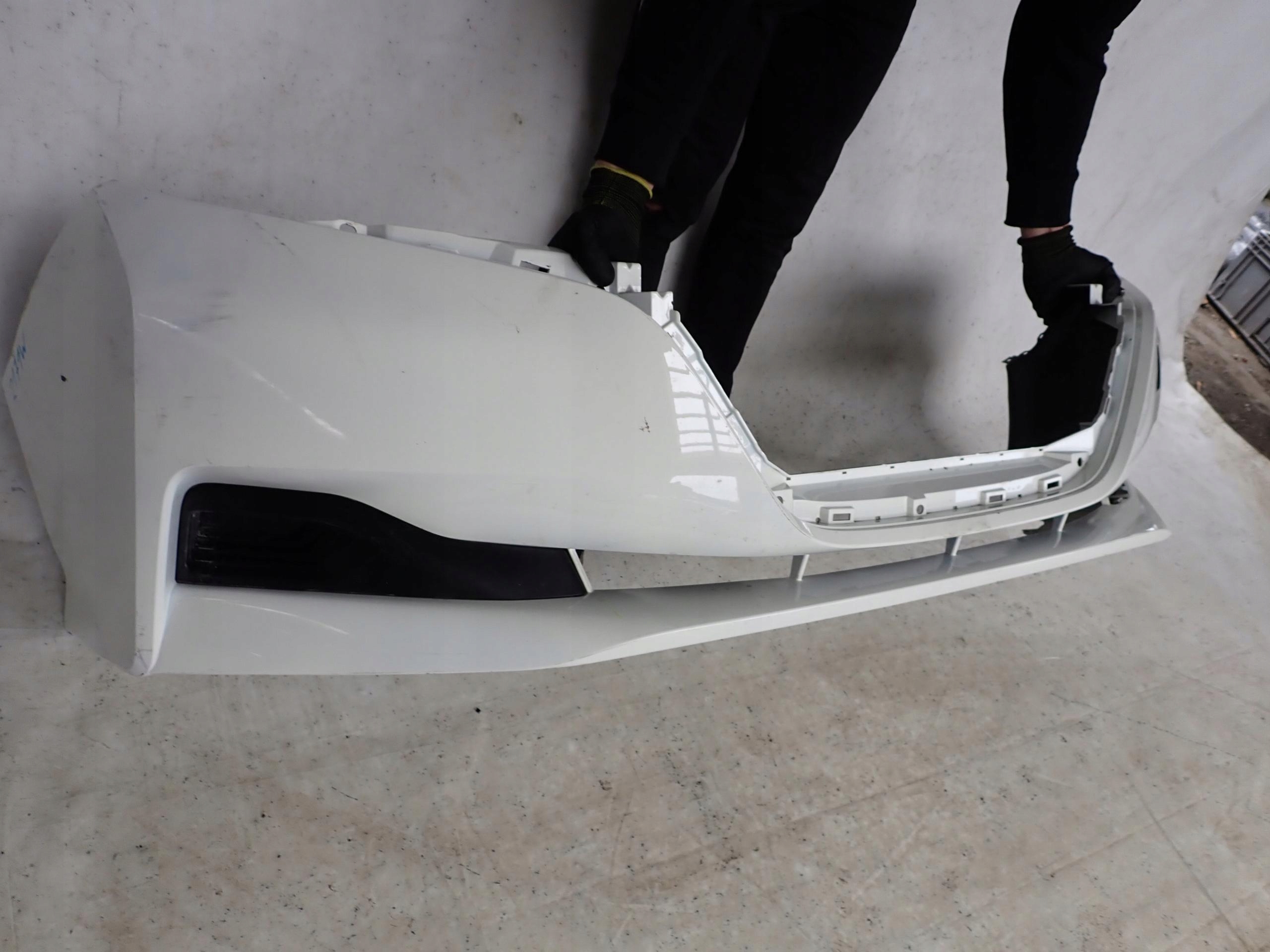 NISSAN LEAF II ZE1 17- bumper front front