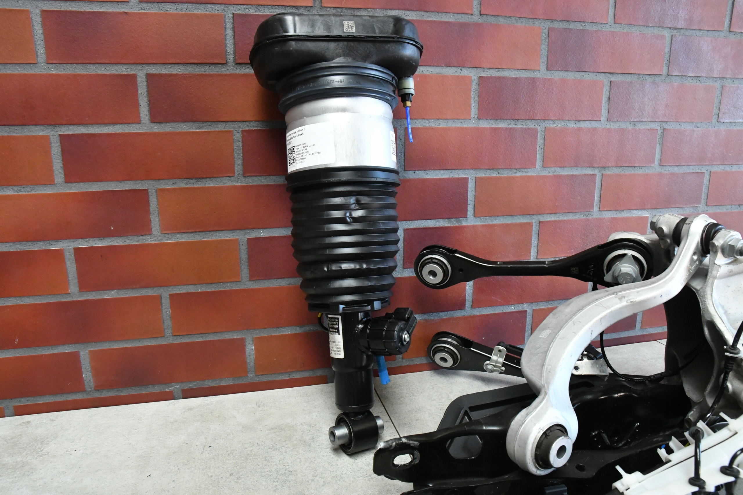 swing right rear part arm shock absorber BMW X7 G07 24km