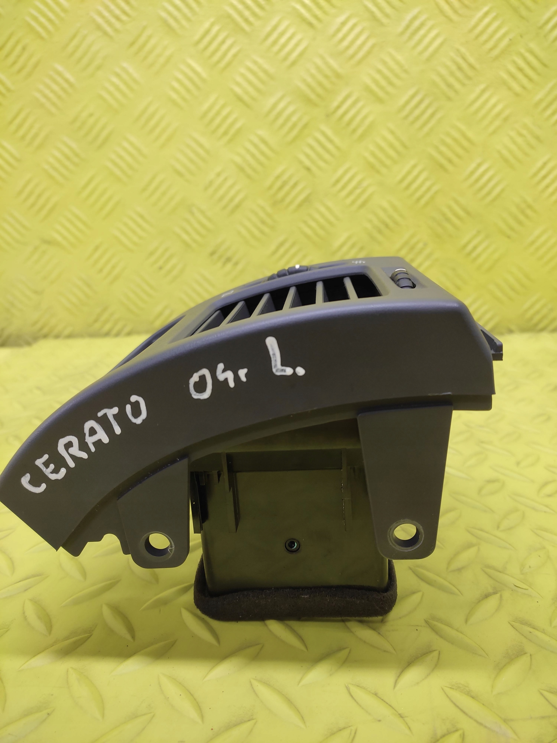 KIA CERATO grid air conditioning devices left