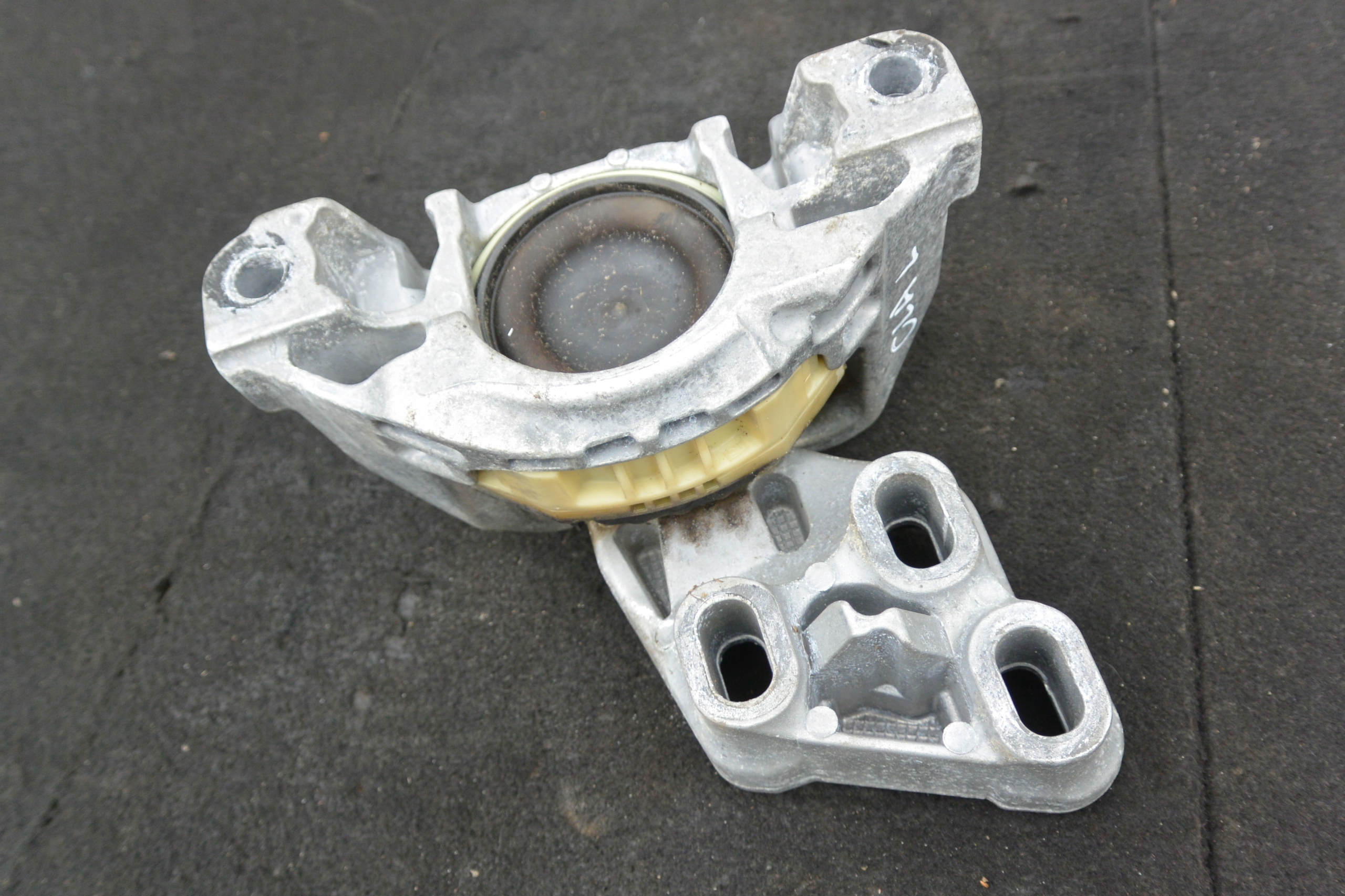holder engine mount MERCEDES W246 W176 W156 GLA A B CLA W117 2.2 CDI