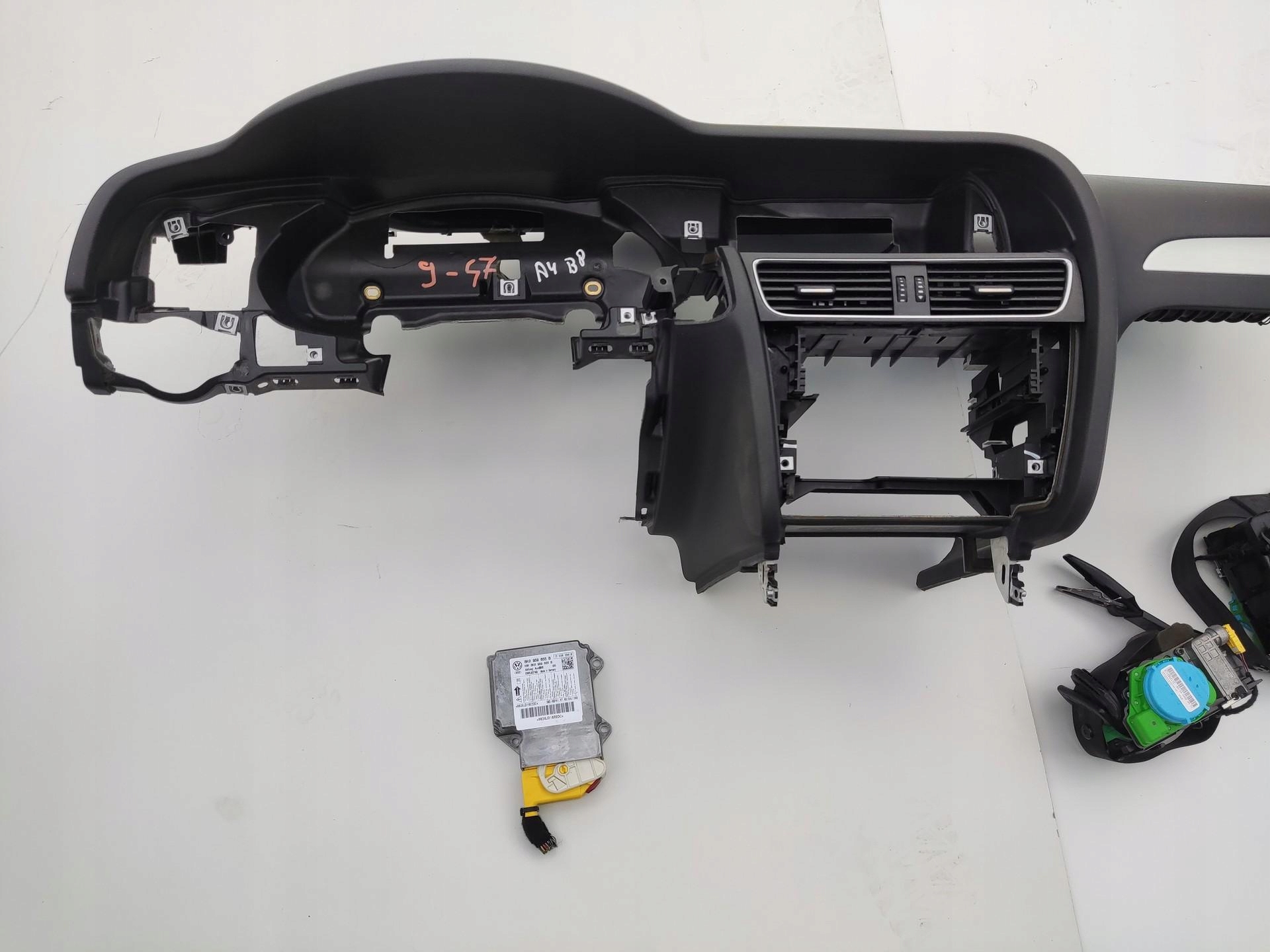 dashboard console airbag airbag tension belts SENSOR AUDI A4 B8 2007-2011