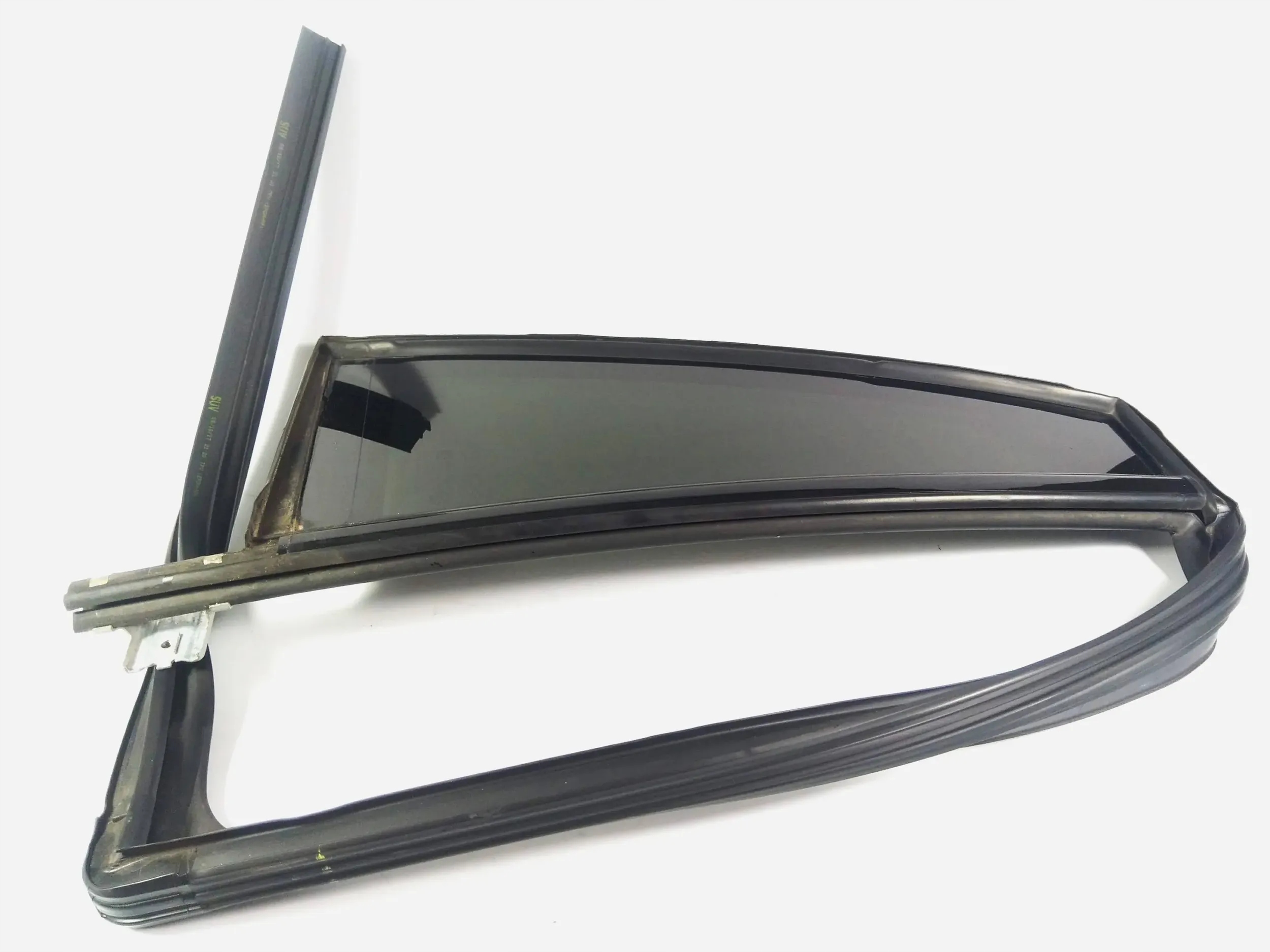 GMC Yukon Escalade 2015-20 mala window z gasket right rear part