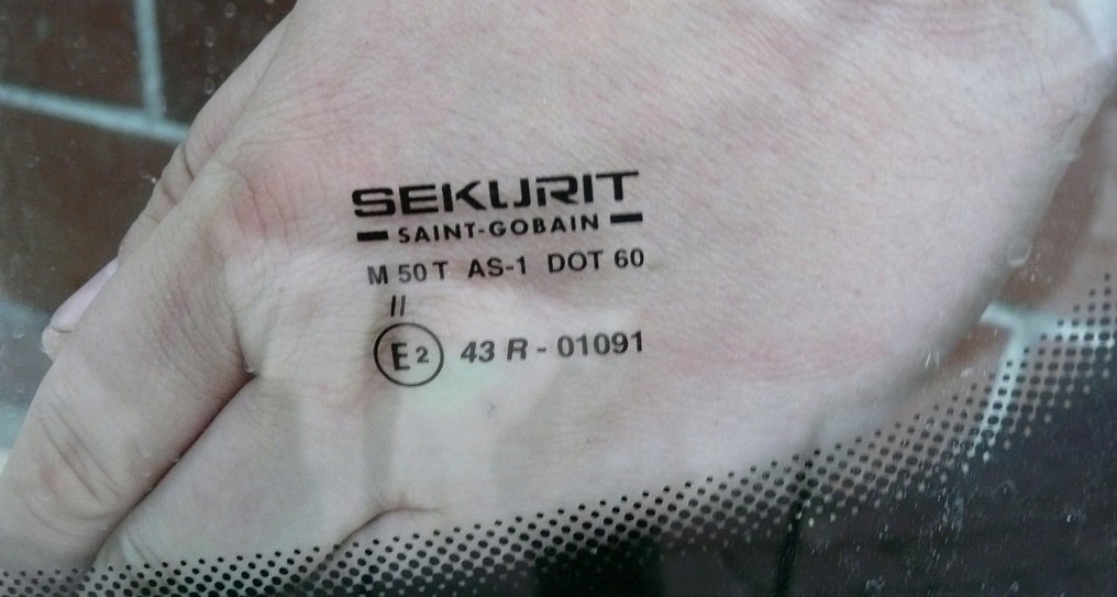 SZYBA CZOŁOWA PRZÓD PRZEDNIA MERCEDES W140 Producent części Inny