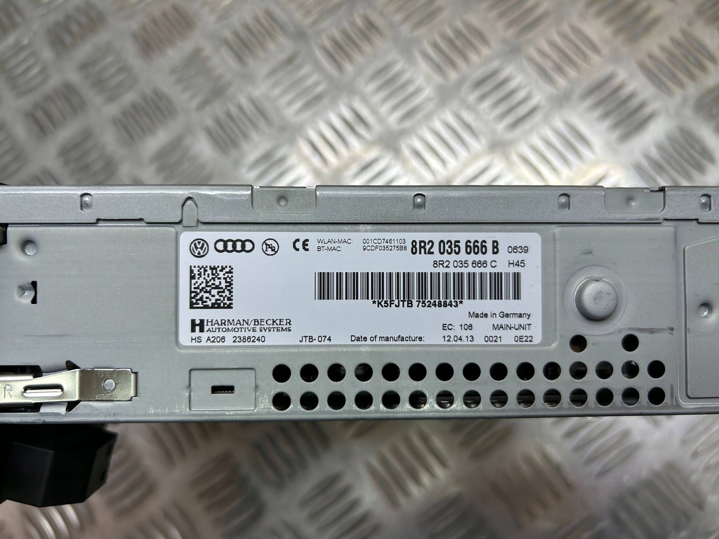 Panel radio / player navigation devices Audi A5 2013 8R2035666B