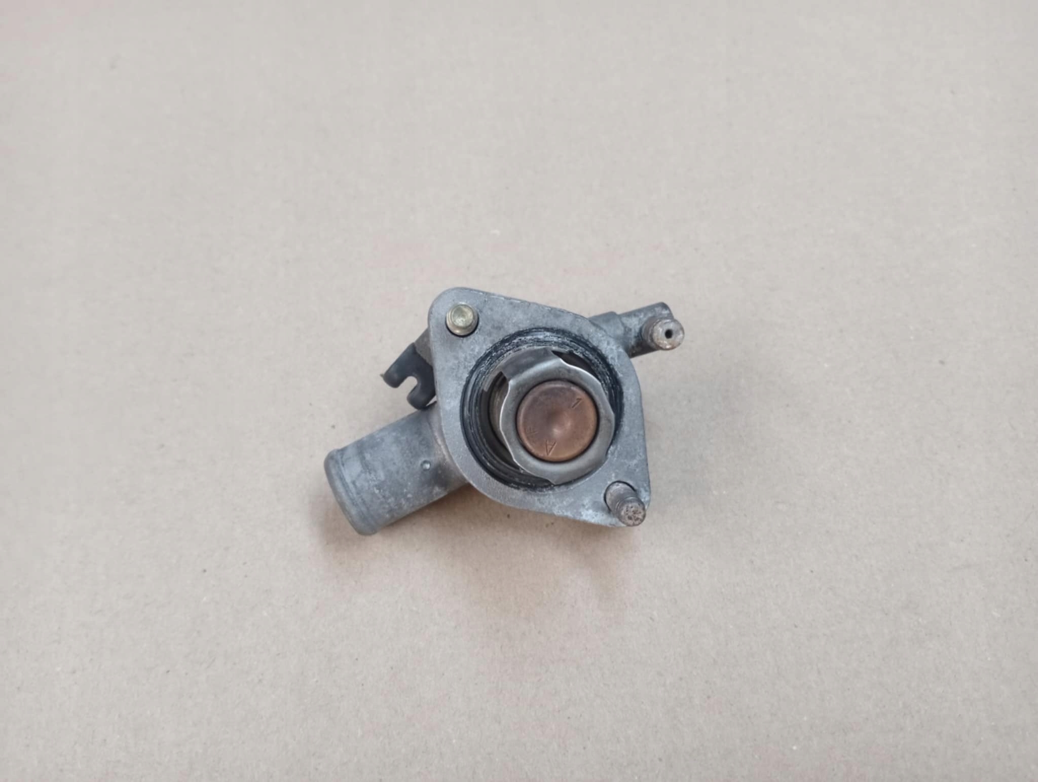 YAMAHA MAJESTY 125 TERMOSTAT OBUDOWA KRÓCIEC