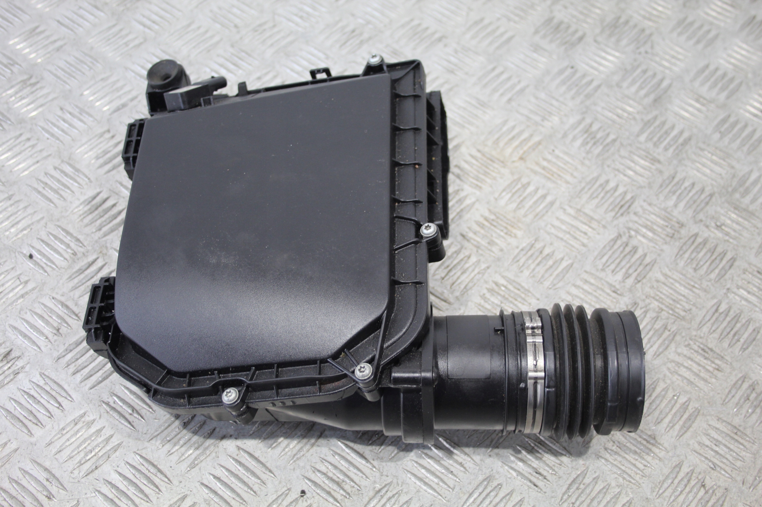 GEHÄUSE FILTER LUFT C-KLASA W205 A2760903801