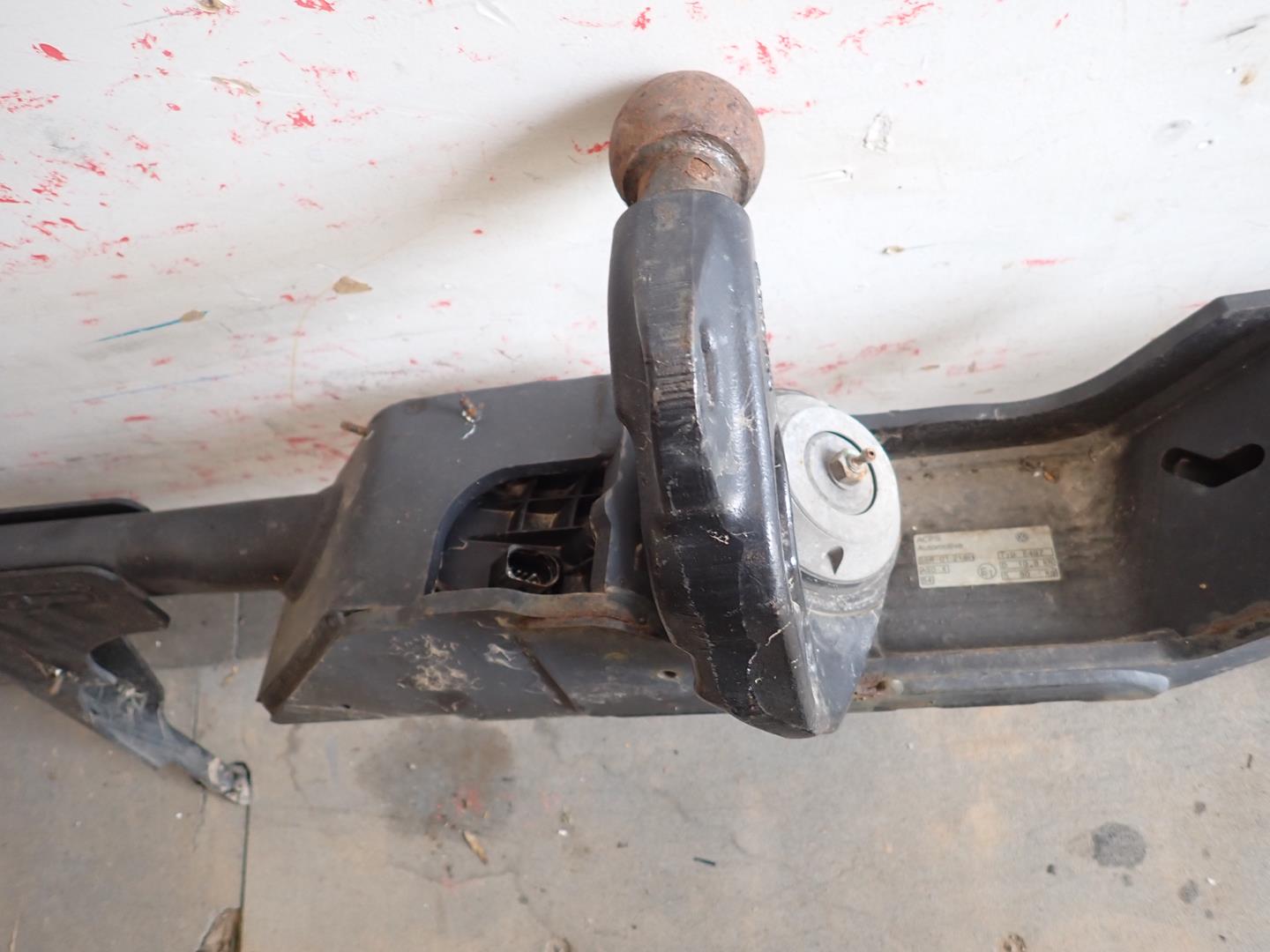 towing VW TOURAN 2015- 5TA803880