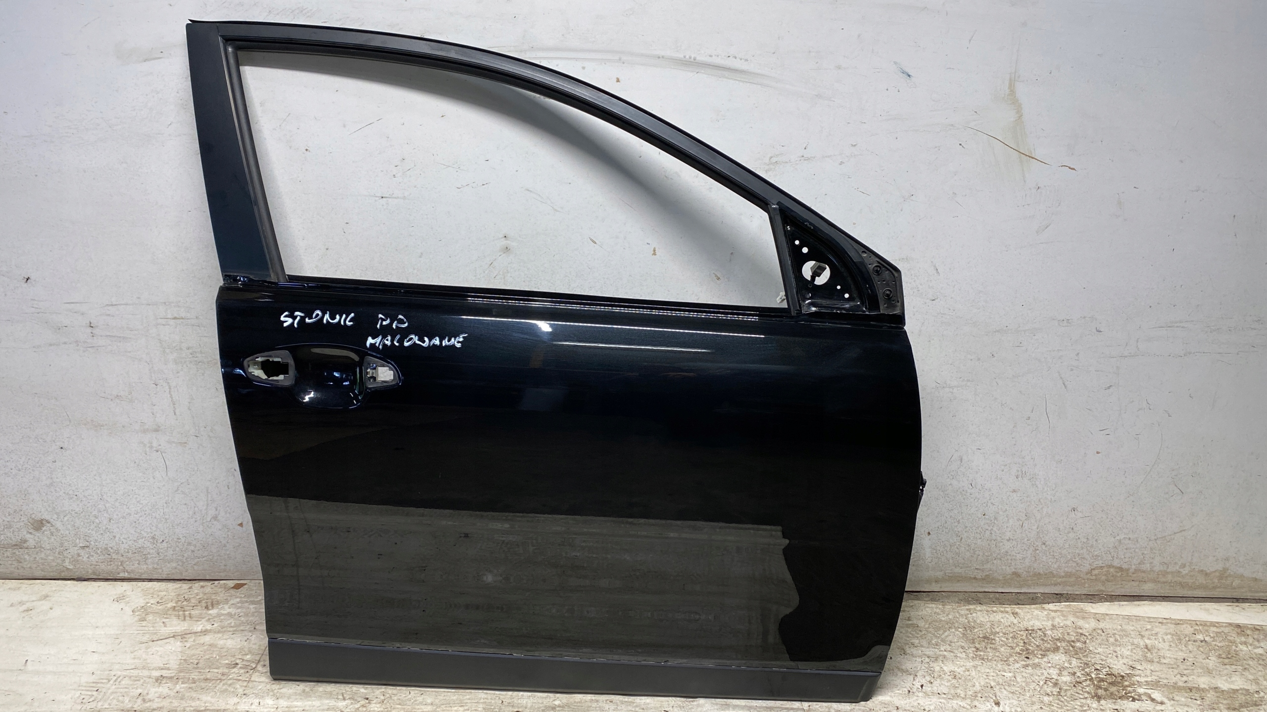 KIA STONIC door right right front front ABP black, 17-24