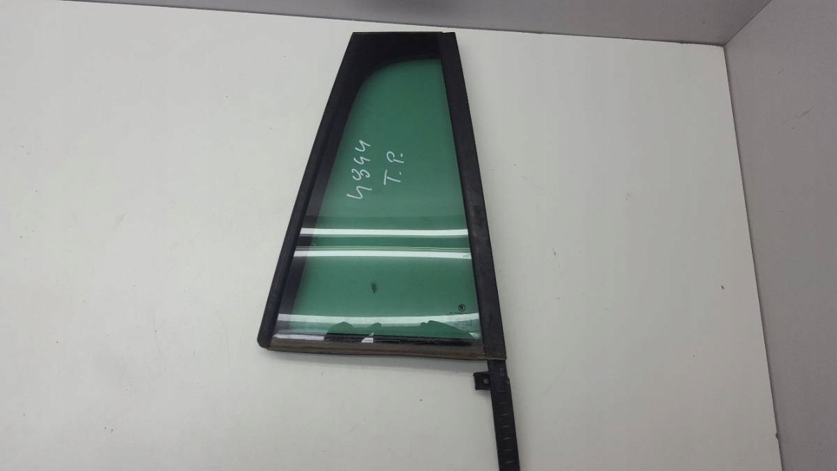 4UM676IU - СКЛО МАЛА ДВЕРІ ПРАВА ЗАДНЯ OCTAVIA III УНІВЕРСАЛ