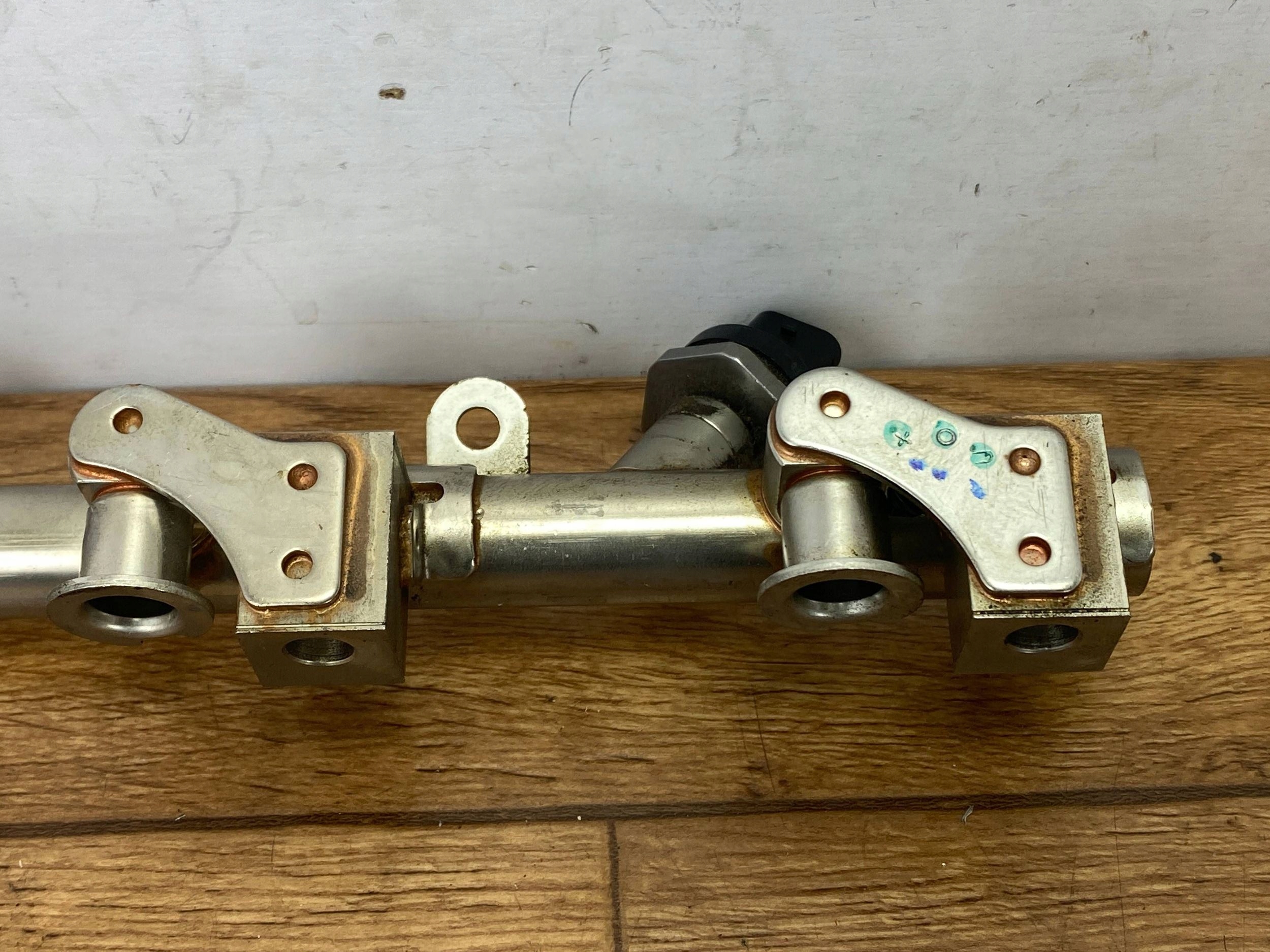 Kraftstoffverteiler Einspritzleiste Ford Explorer VI 2020+