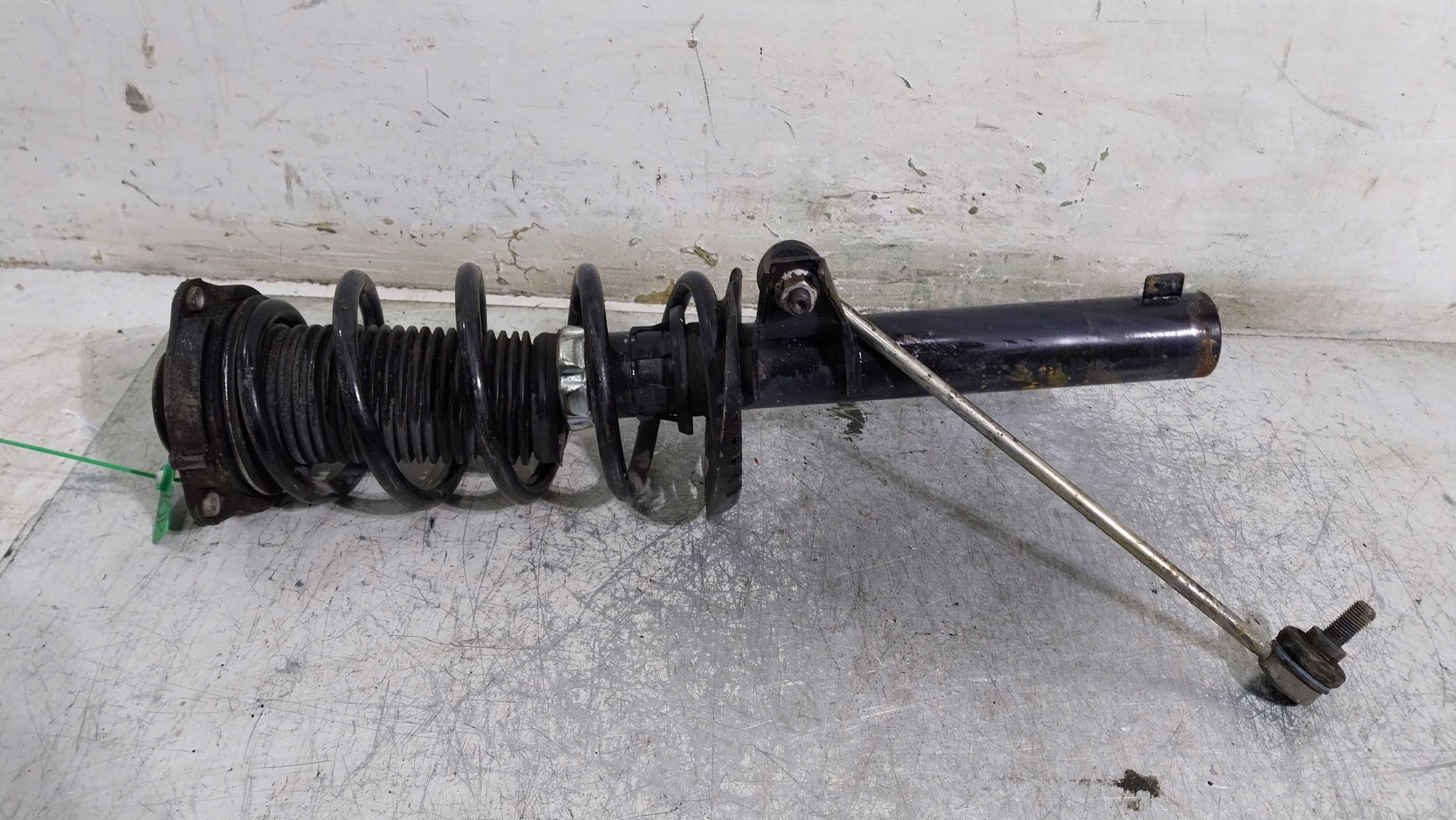 shock absorber left right front 1K0413031BH LEON II A3 GOLF V VI OCTAVIA II