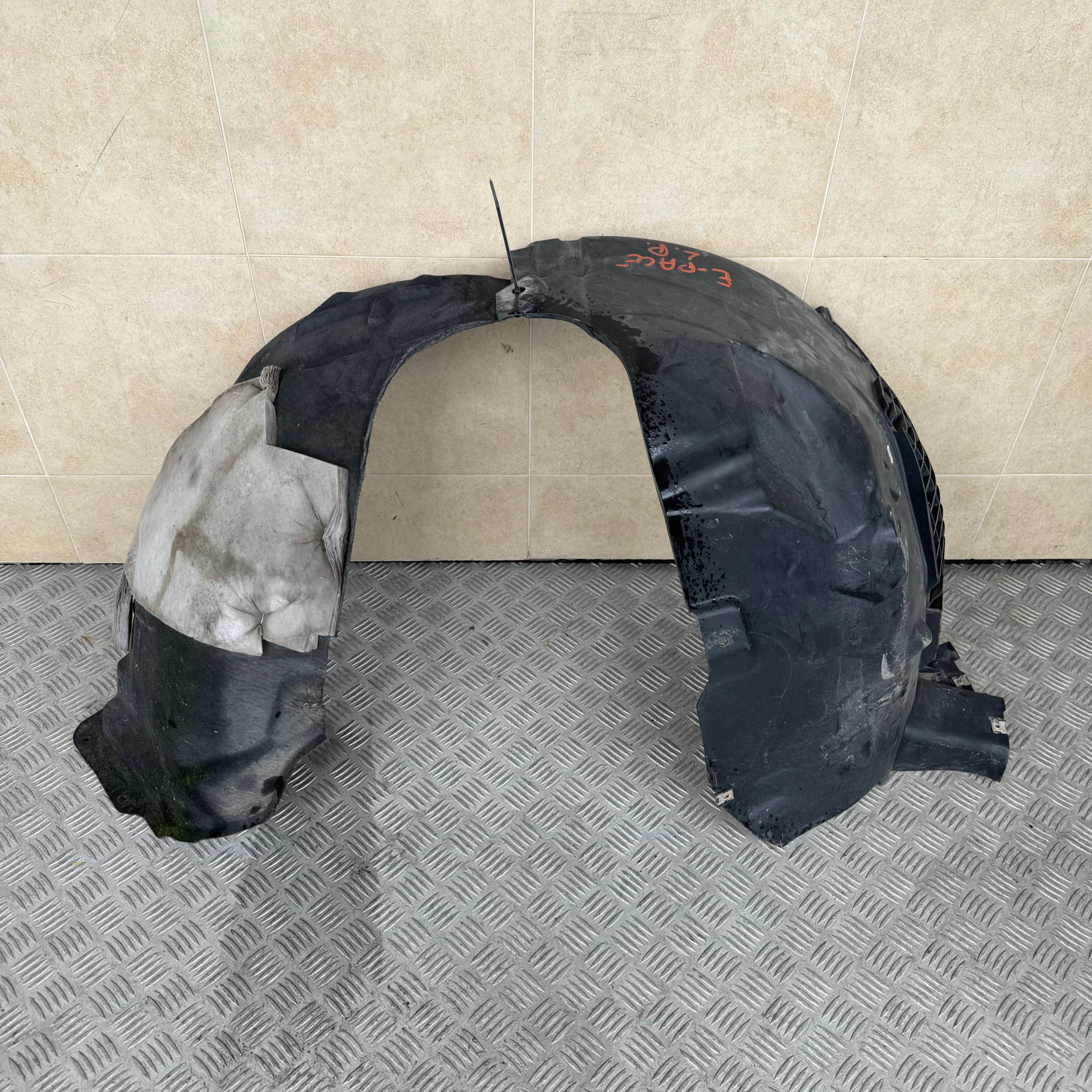 NADKOLE PRZEDNIE LEWE JAGUAR E-PACE J9C3-16A574-AD