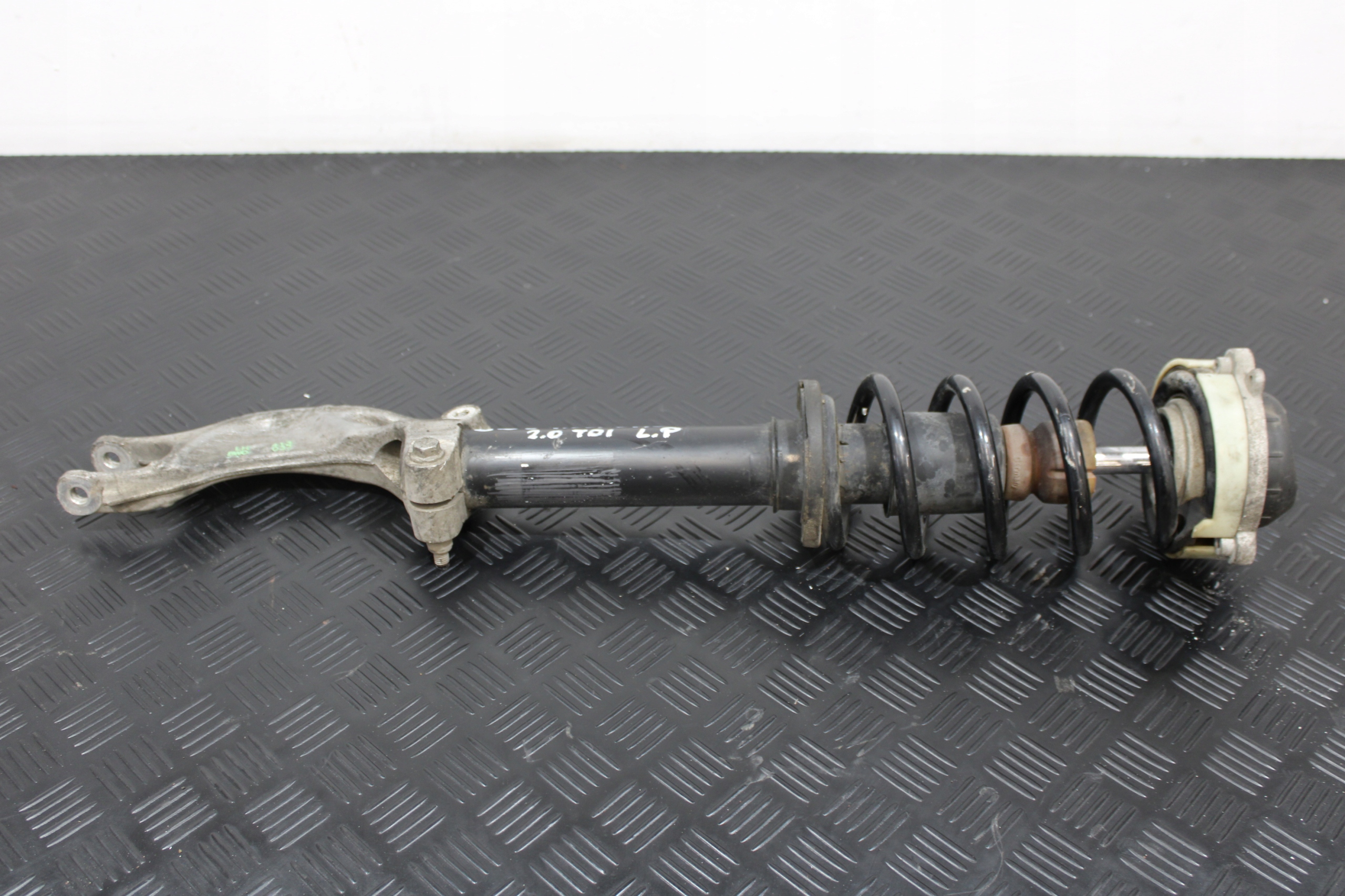 shock absorber McPherson left front 8W9031D AUDI A4 B9 8W0 8W9 ALLROAD
